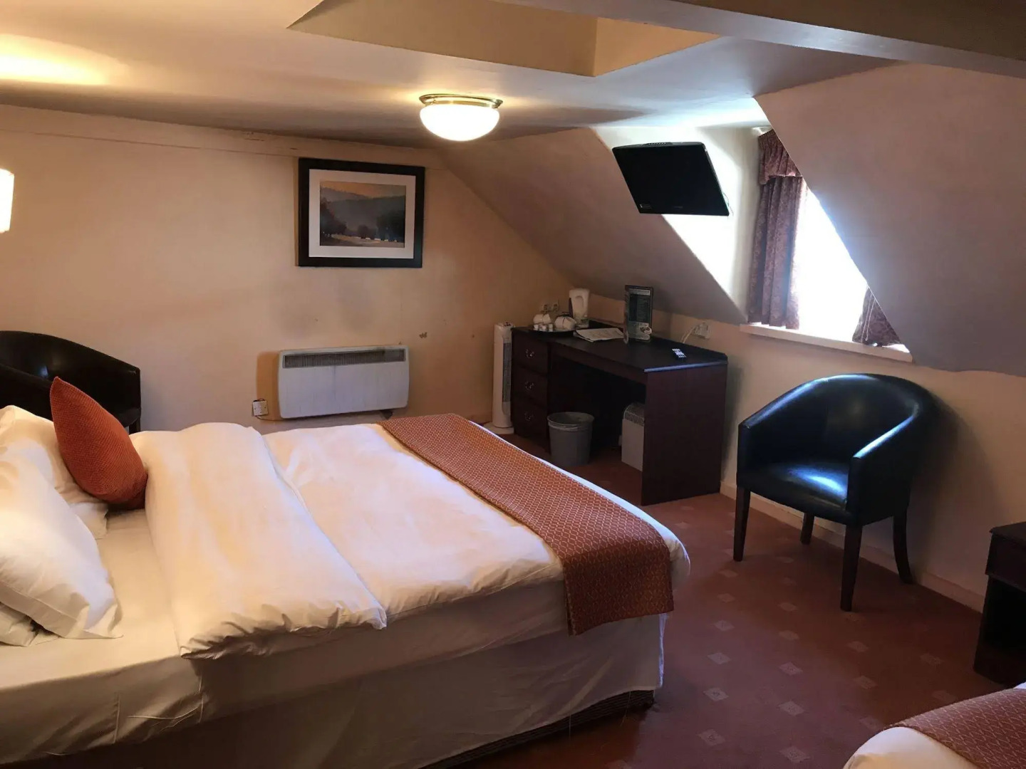 The Royal Victoria & Bull Hotel