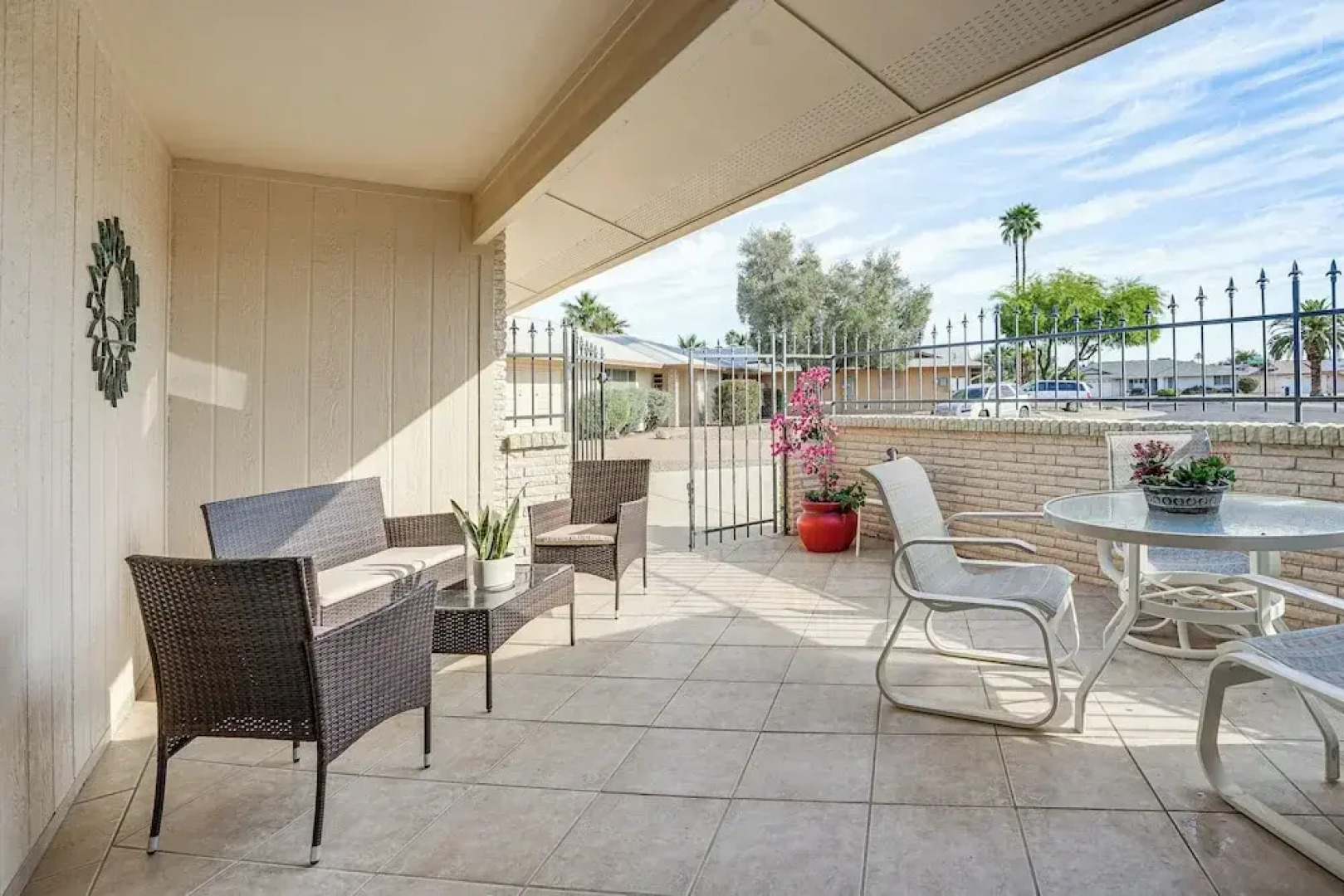 Walk to Golf Course: 55-plus Home in Sun City West