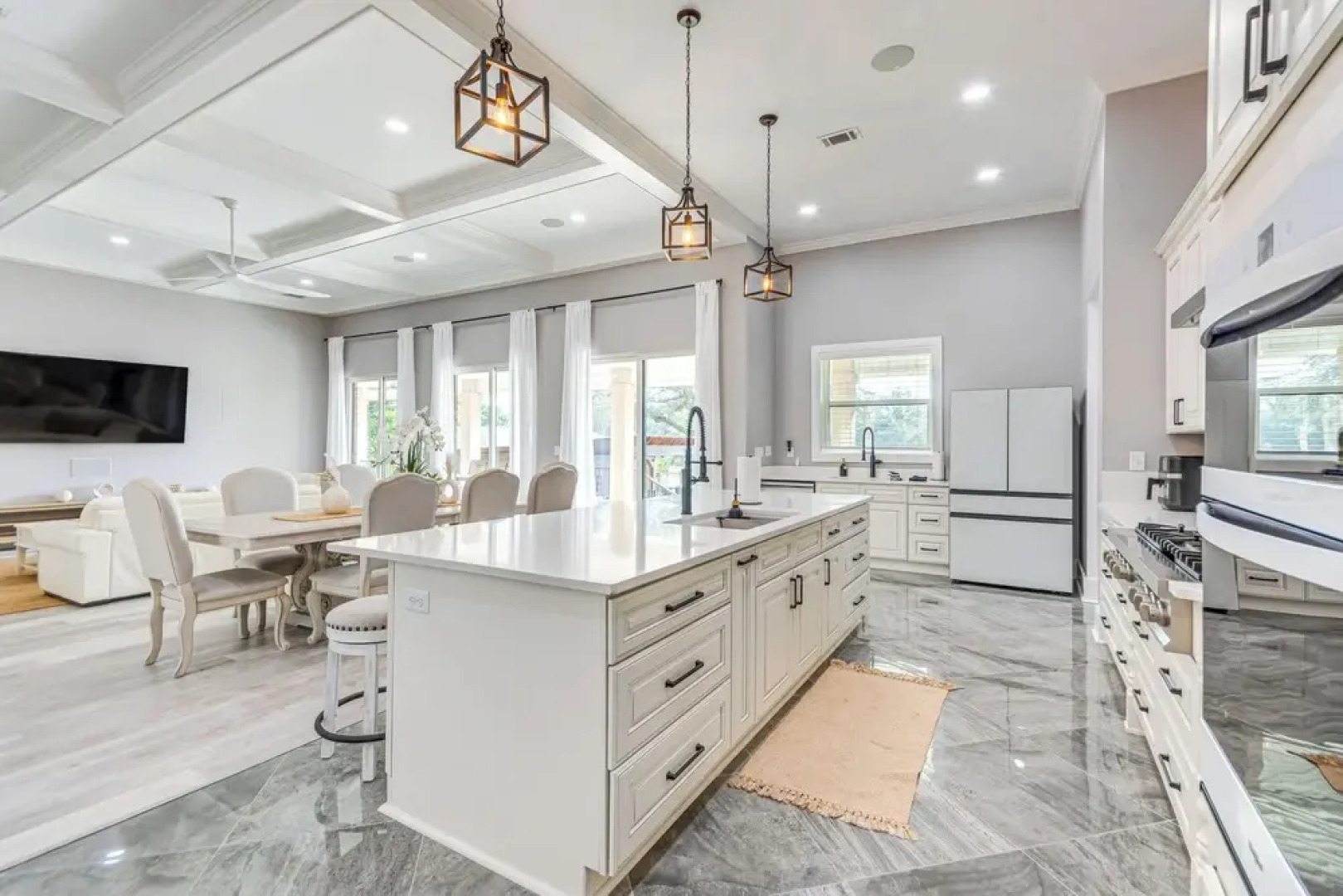 Waterfront Retreat w/ Outdoor Oasis in Pensacola