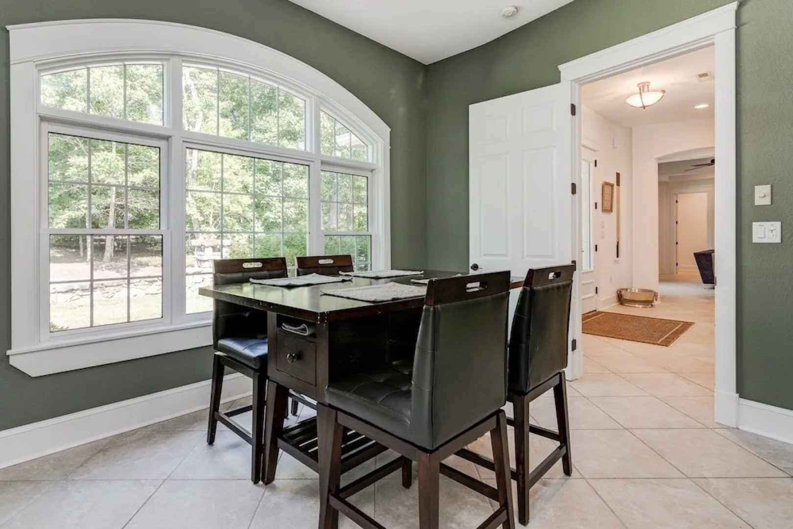 Waterfall Manor - 4 Br Home