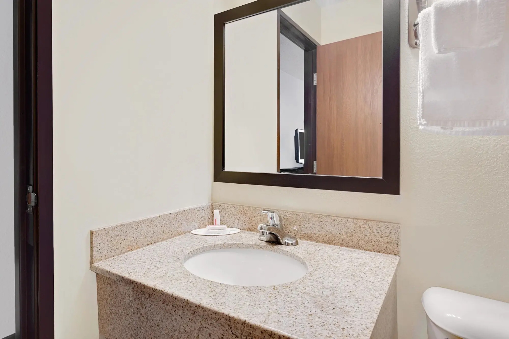 Super 8 by Wyndham Decorah