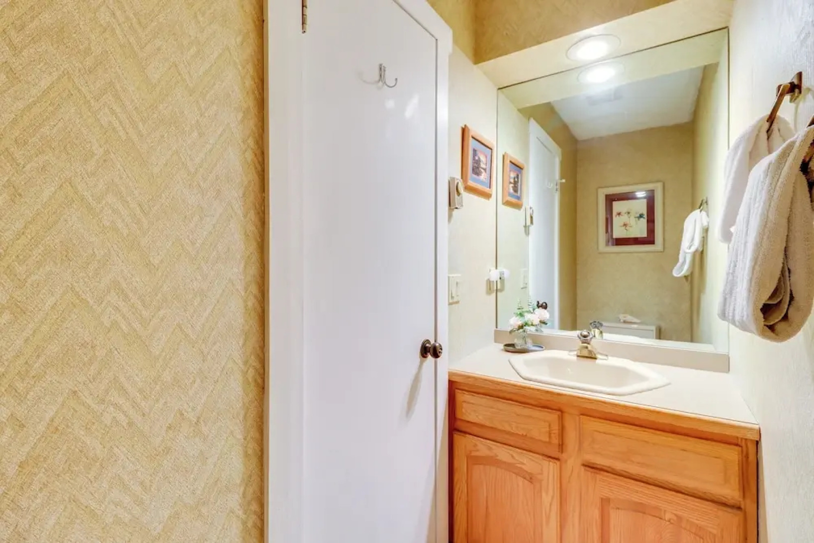 Hike, Golf & Explore: Pocono Pines Townhome