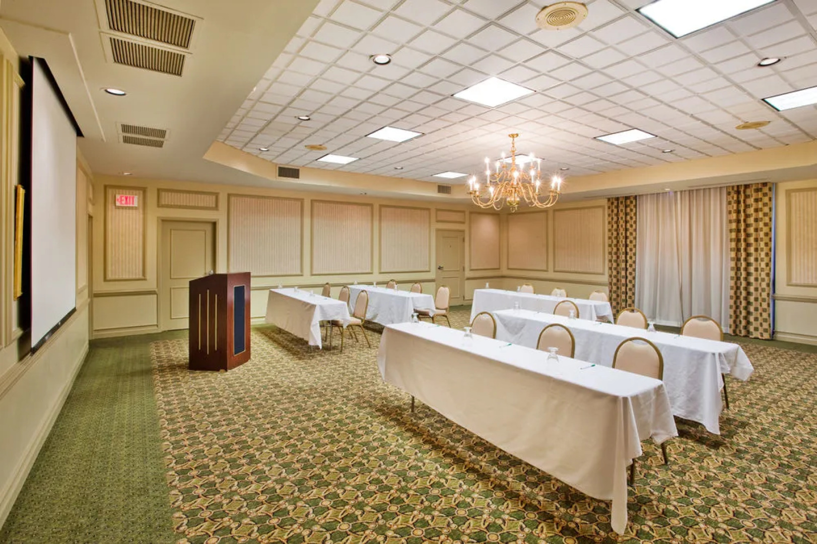 Holiday Inn Gainesville-Lanier Centre