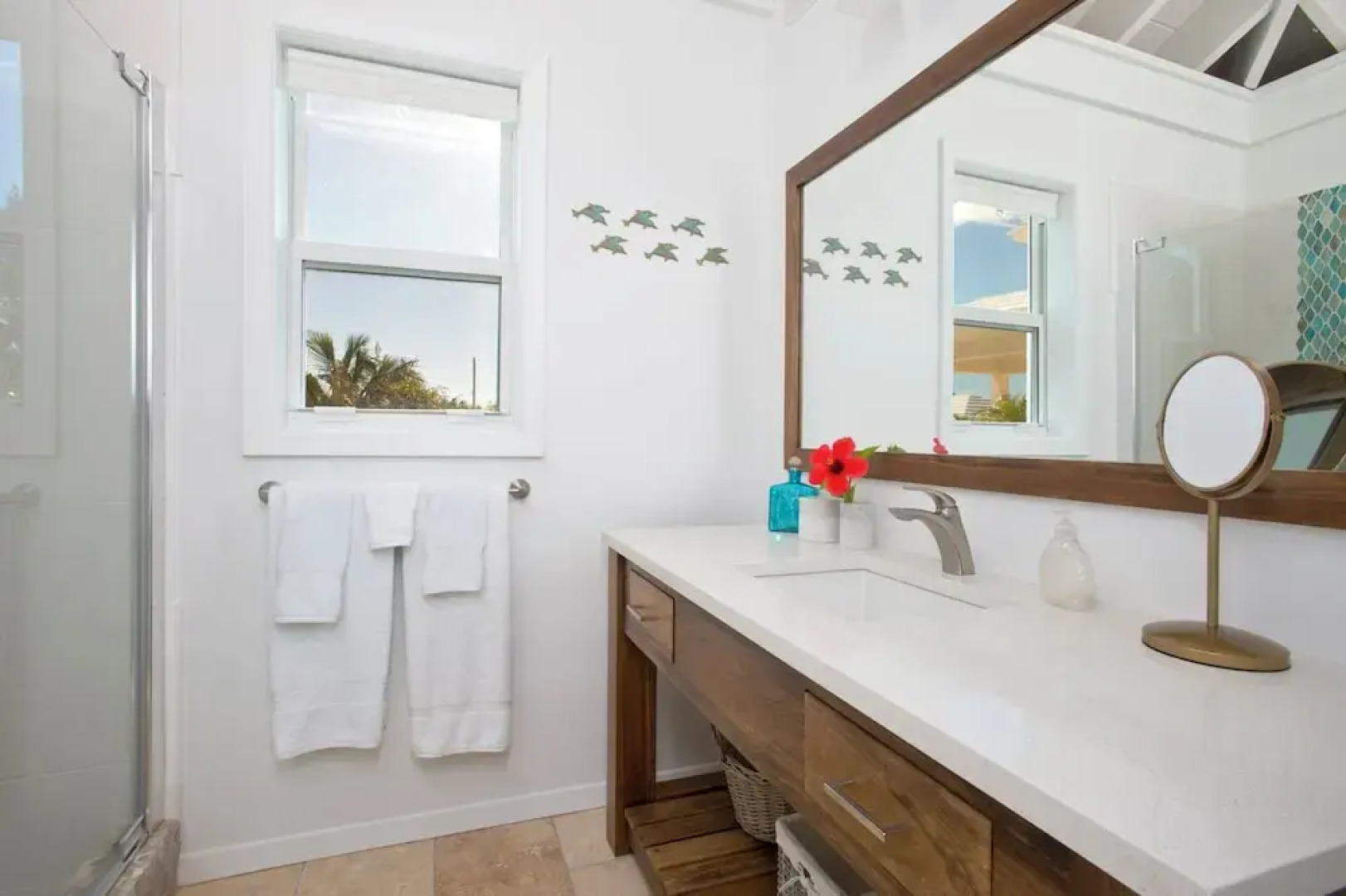 Touch Of Class Cottage: Beachfront Oasis