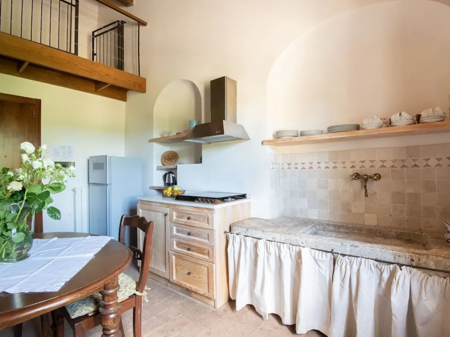 Vintage Apartment in Rapolano Terme with Swimming Pool