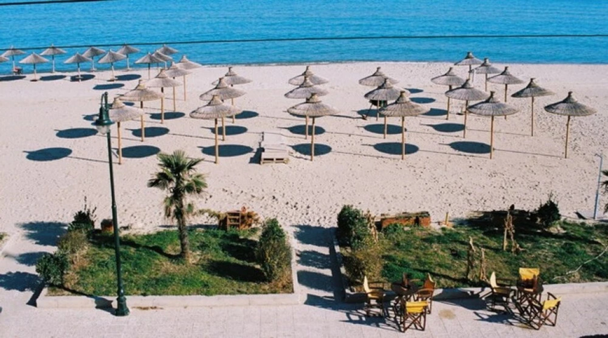 Studio 7 Spacious Studio Apartment in Paralia Featuring a Balcony and