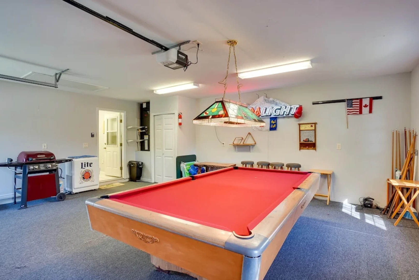 Walk to Lake: Home w/ Screened Porch in Sebring!