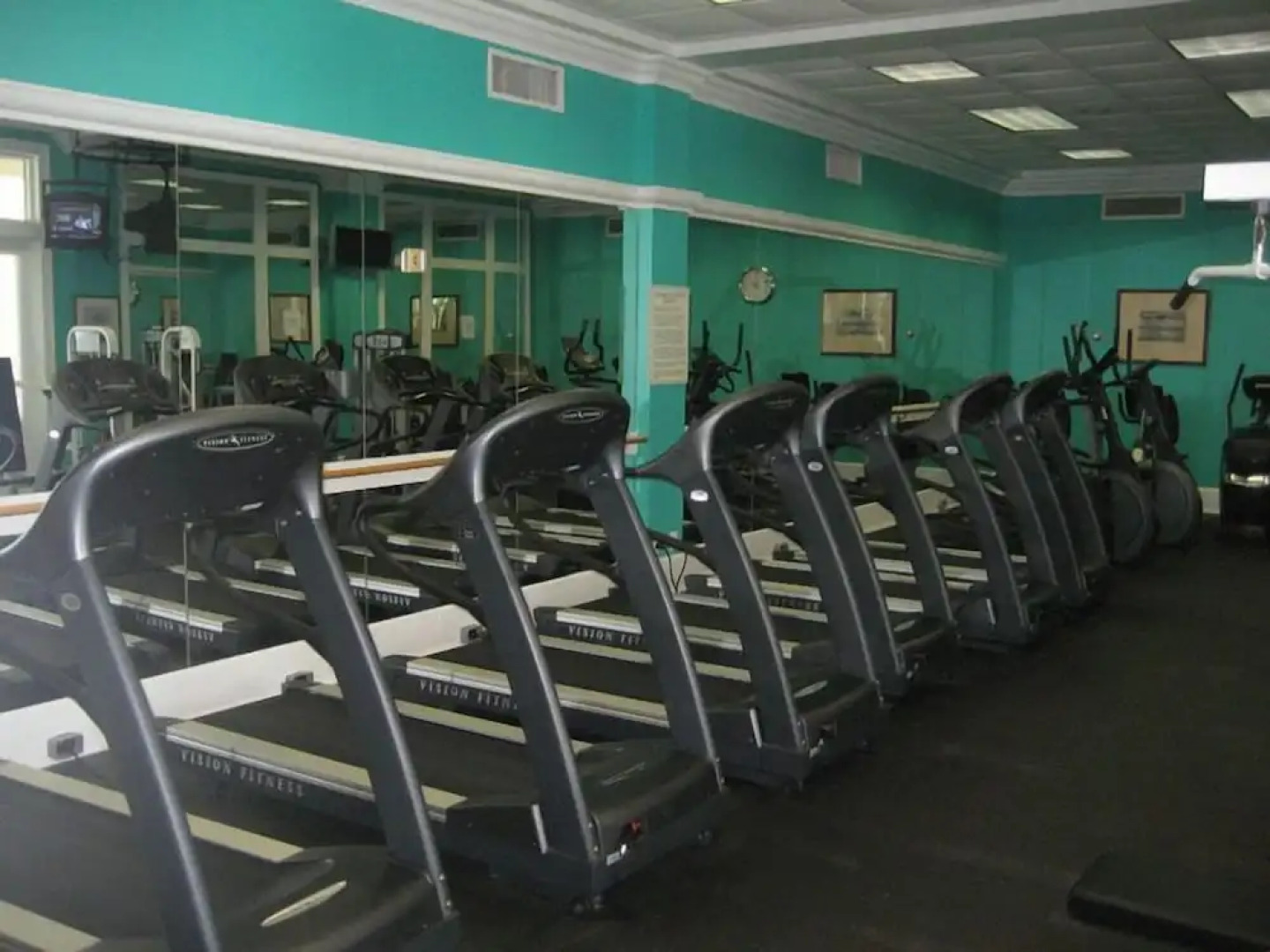 Beach Club Bristol 201 3 Bedroom Condo by RedAwning