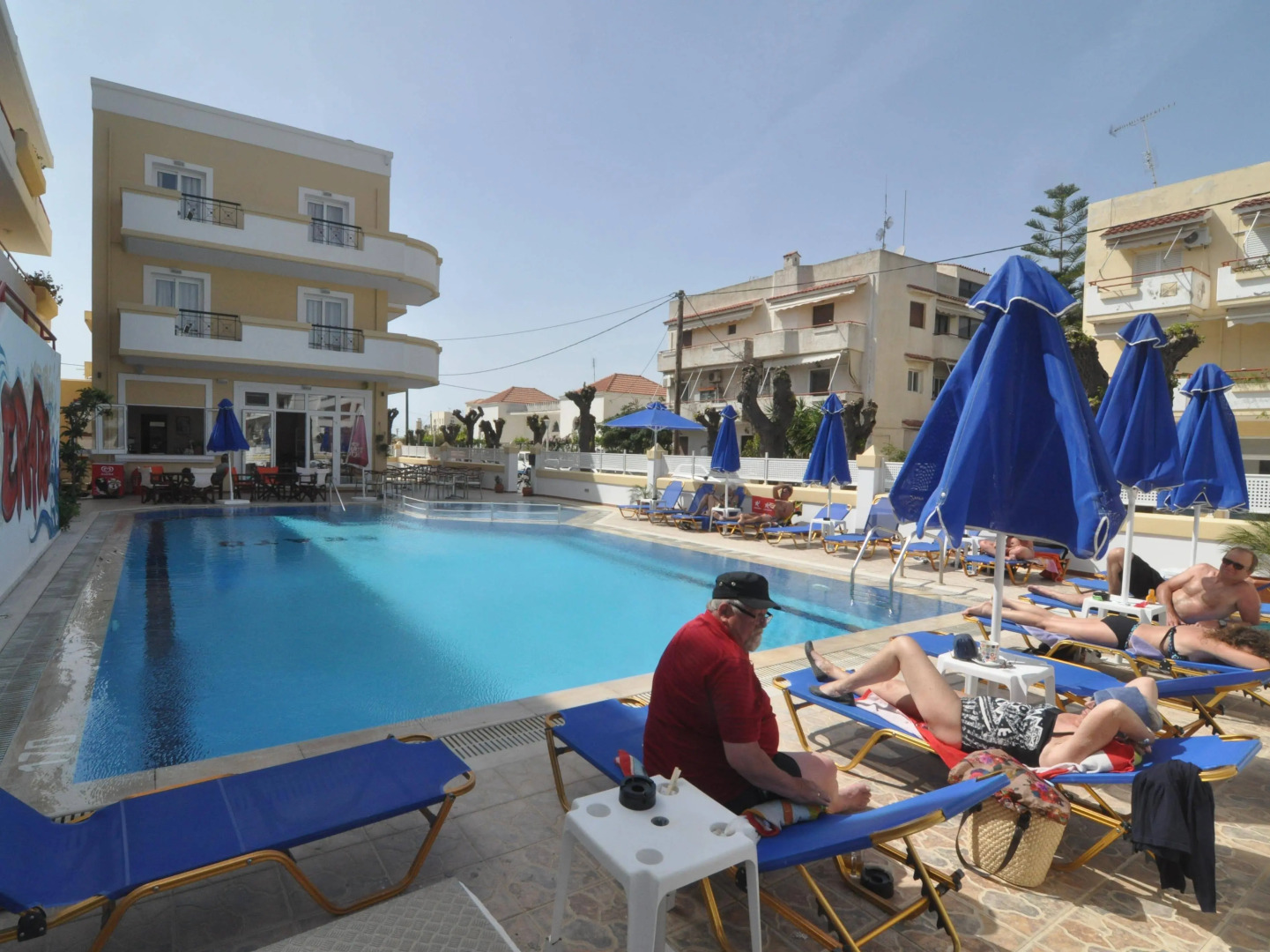 Erato Studios & Apartments