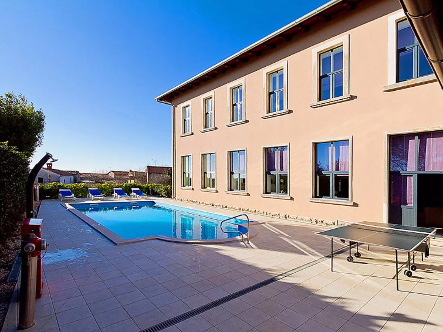 Villa Škola Jakovići