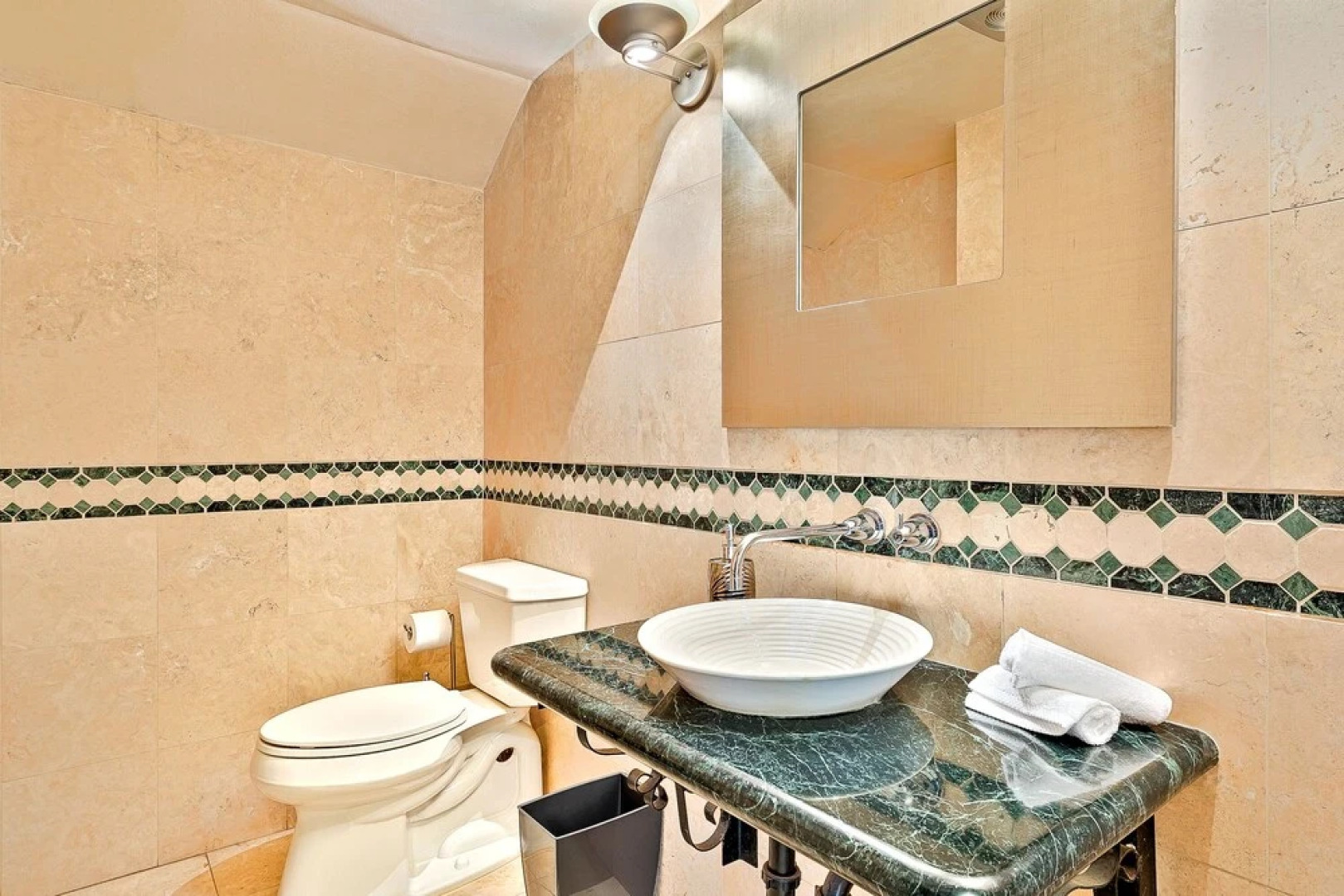 5BDRM Villa Via Mil Cumbres