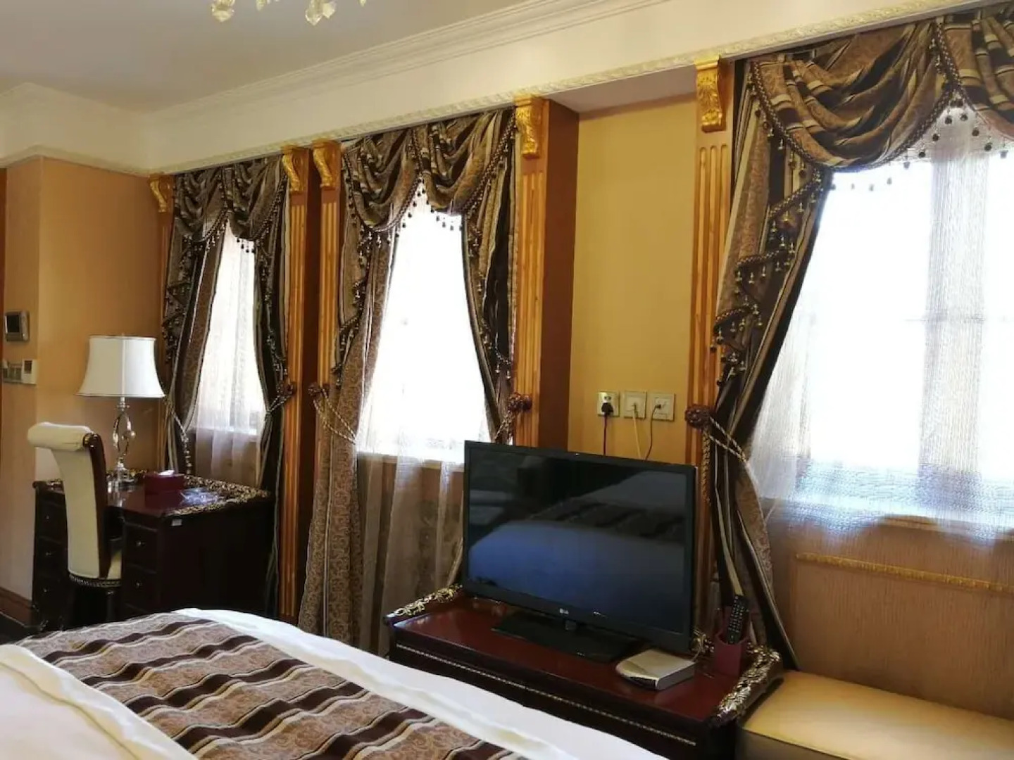 Dalian Railway 1896 Garden Hotel