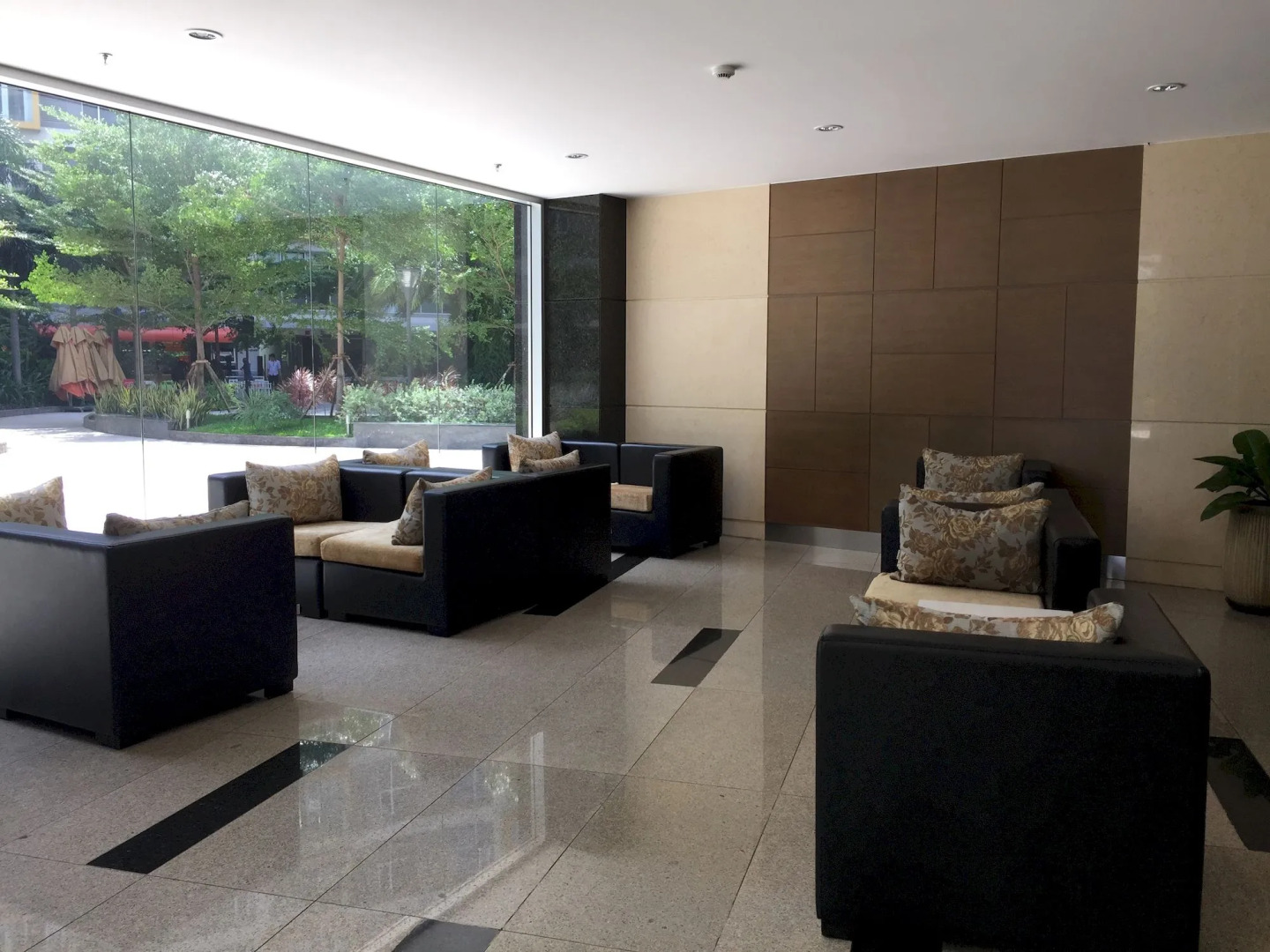 Bluesky Serviced Apartment Airport Plaza