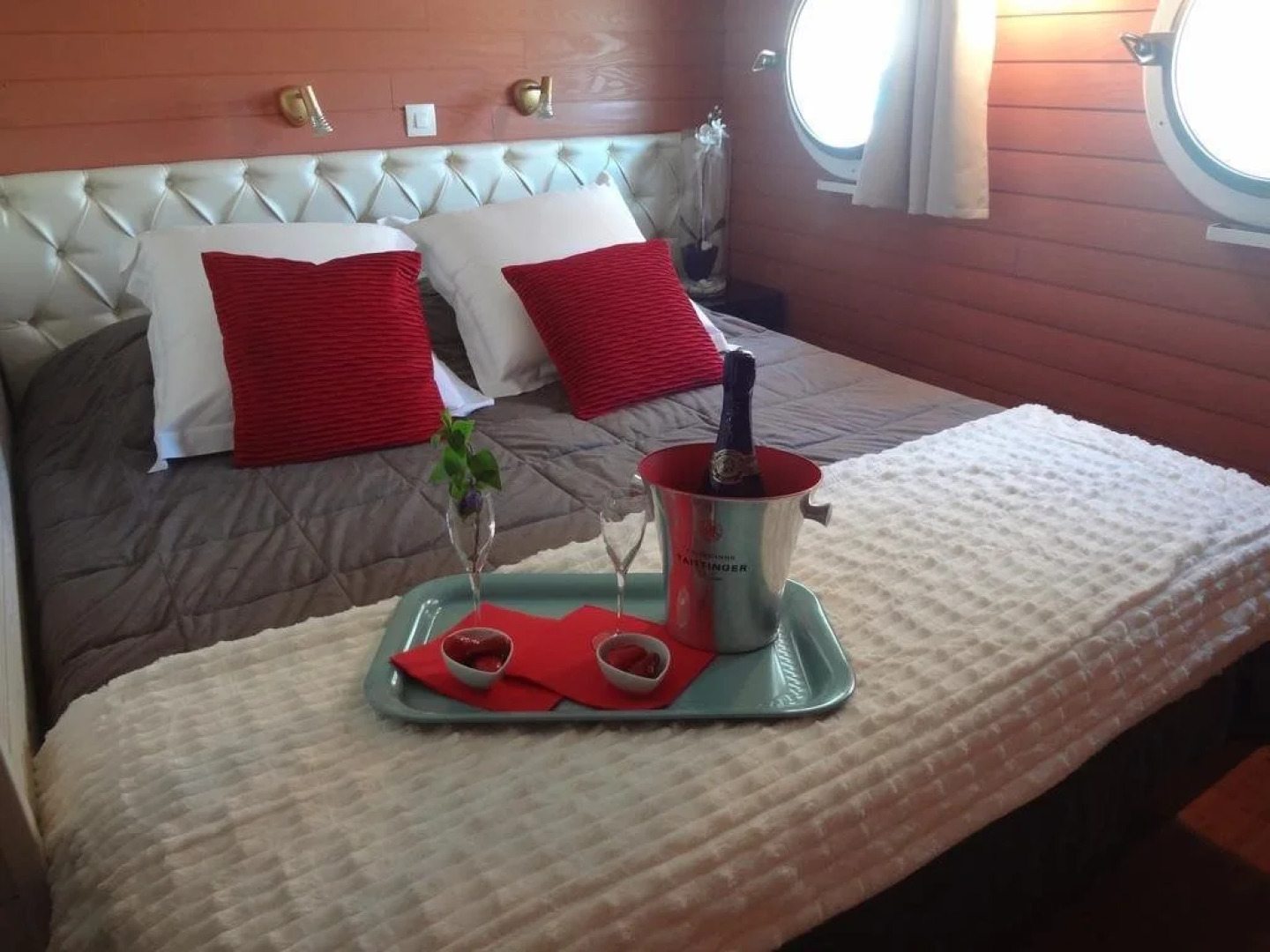 Péniche D'Hôtes Mirage