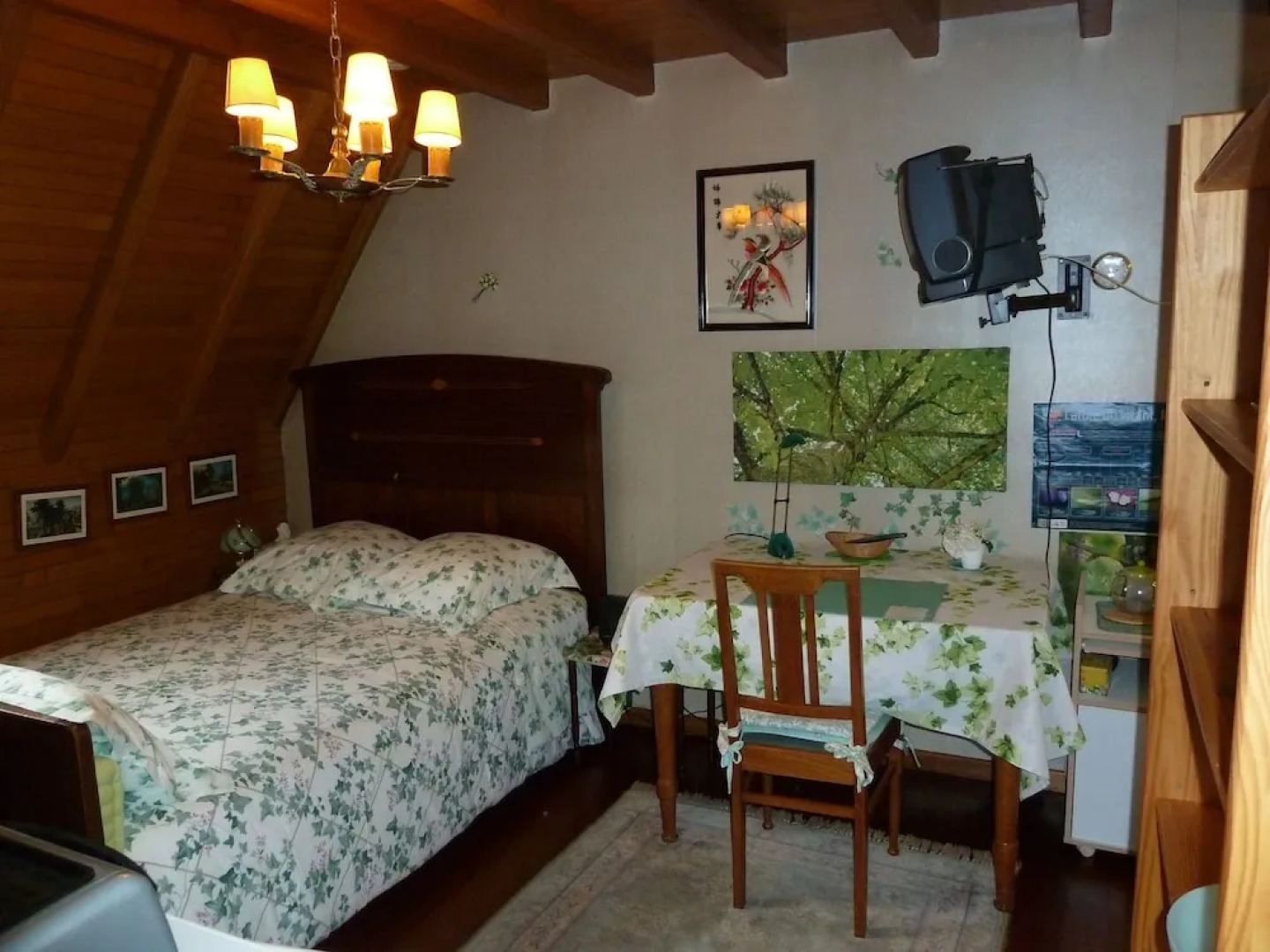 Bruges style cosy villa B&B in green environment 8 km from Brussels