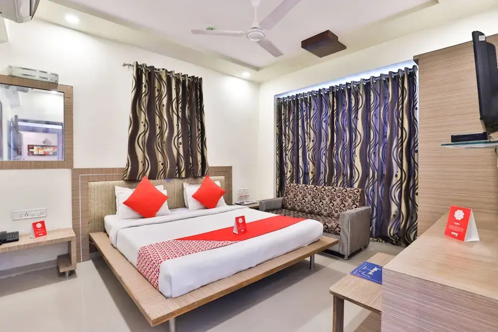 OYO 2389 Hotel The Grand Pritam