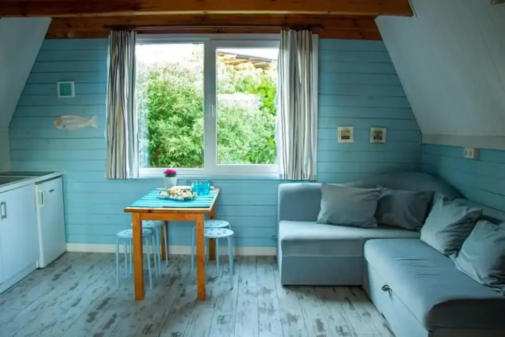 Storey Holiday House, Bobolin