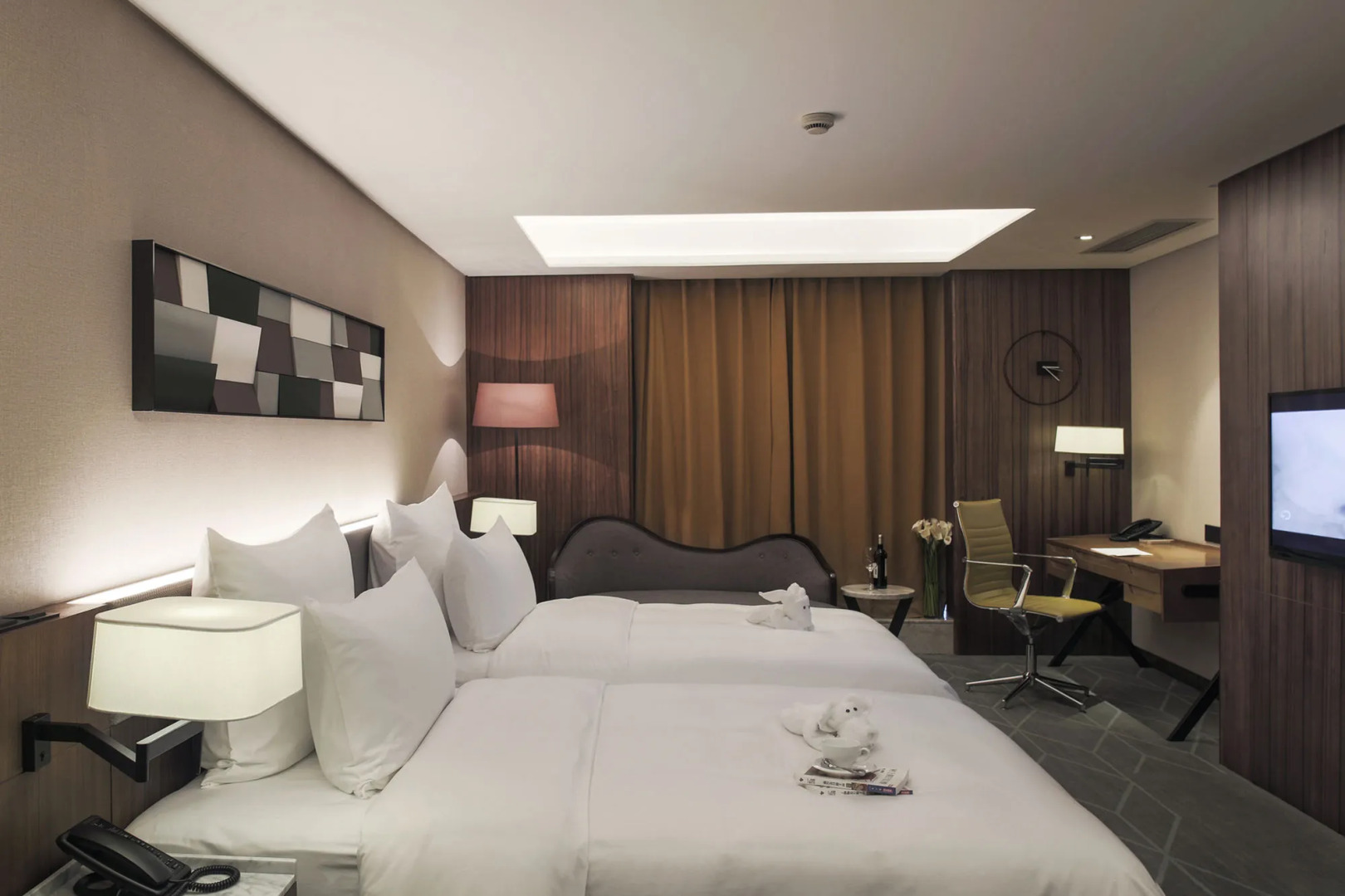 The Lotus Hotel Chongqing