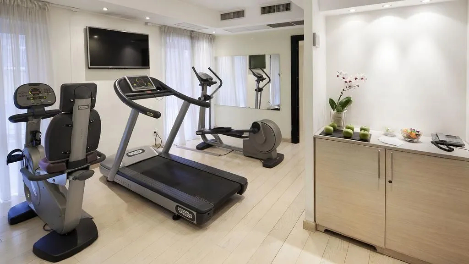 Отель NH Collection Roma Giustiniano