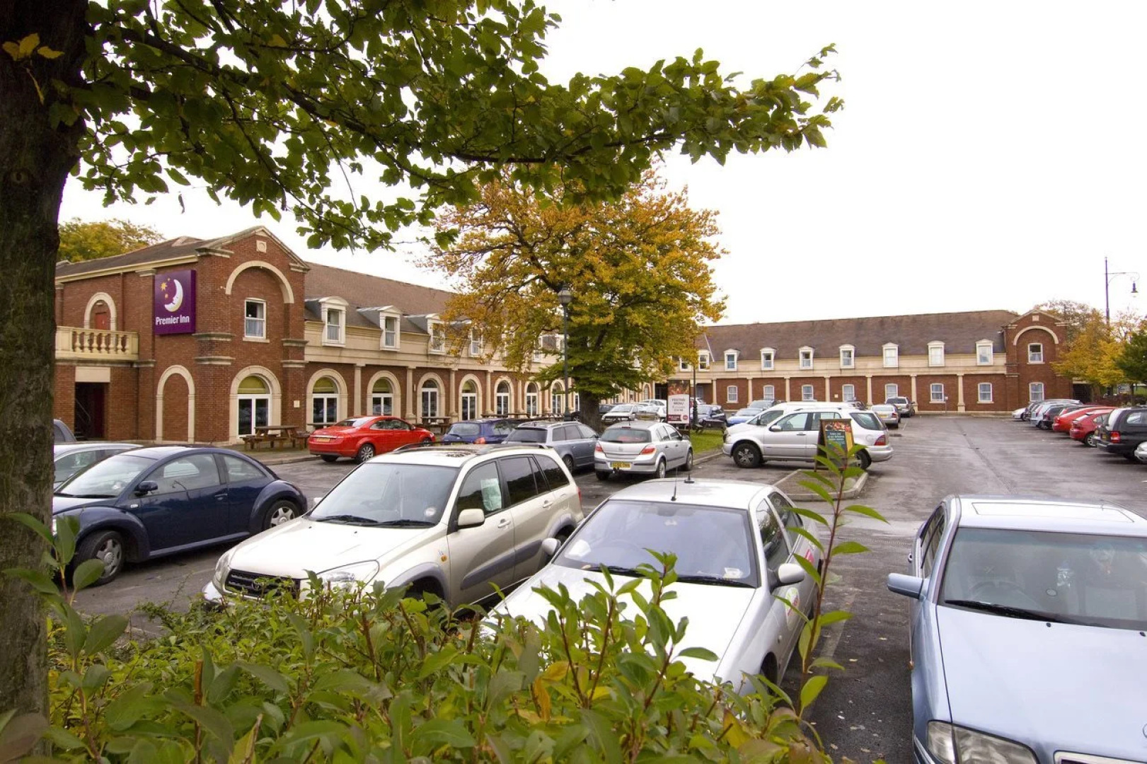 Premier Inn Manchester Trafford Centre South