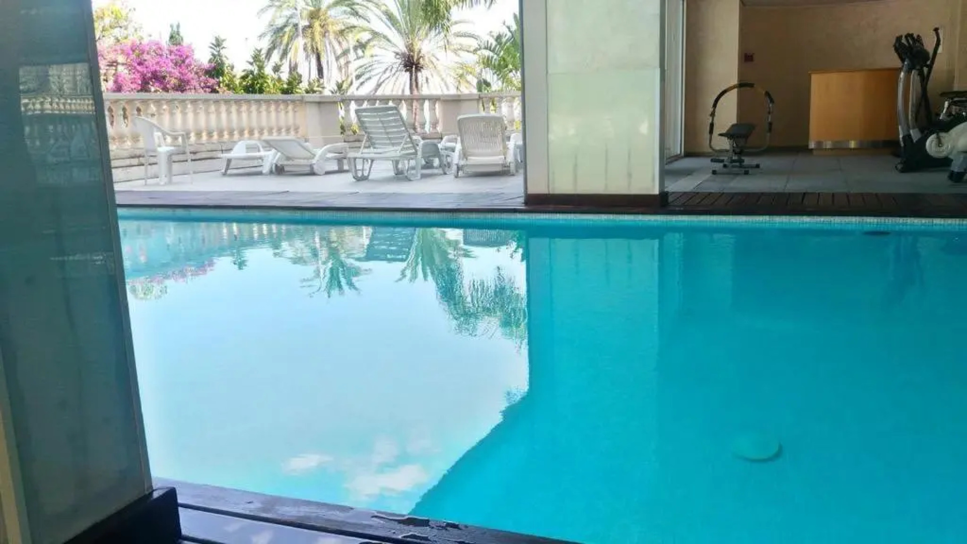 Le Victoria, 2p moderne, les pieds dans l'eau, Parking, Piscine