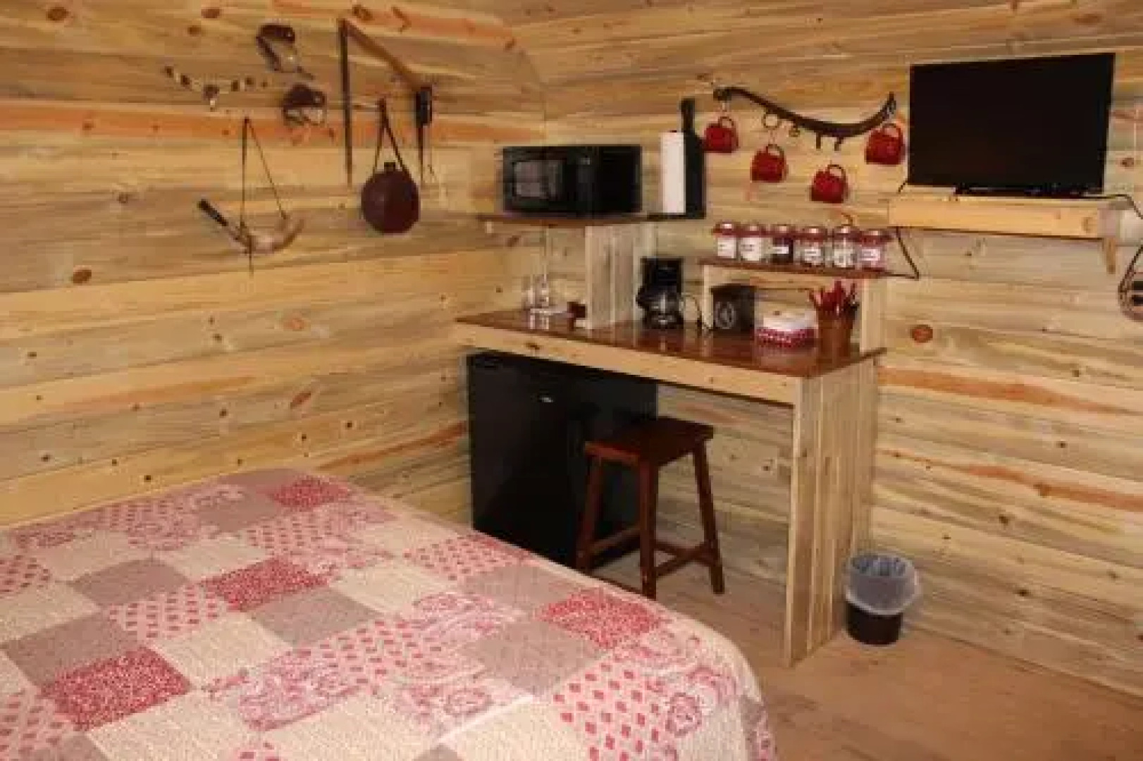 Horse Barn-Silver Room