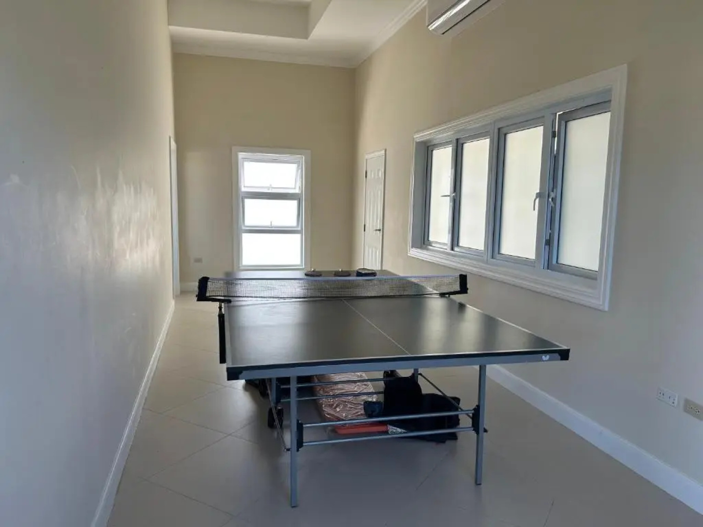 Seamist villa @Oceanpointe Lucea comfy 2BR w/pool gym & parking