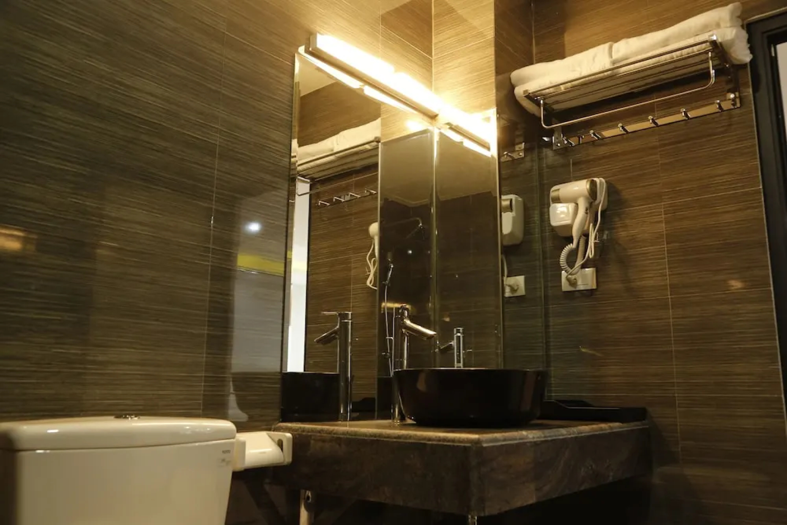 Bao Ngoc Diamond Hotel
