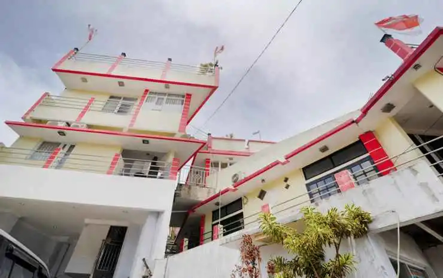 Hotel Salon Fora & Longhill Cafe Fora