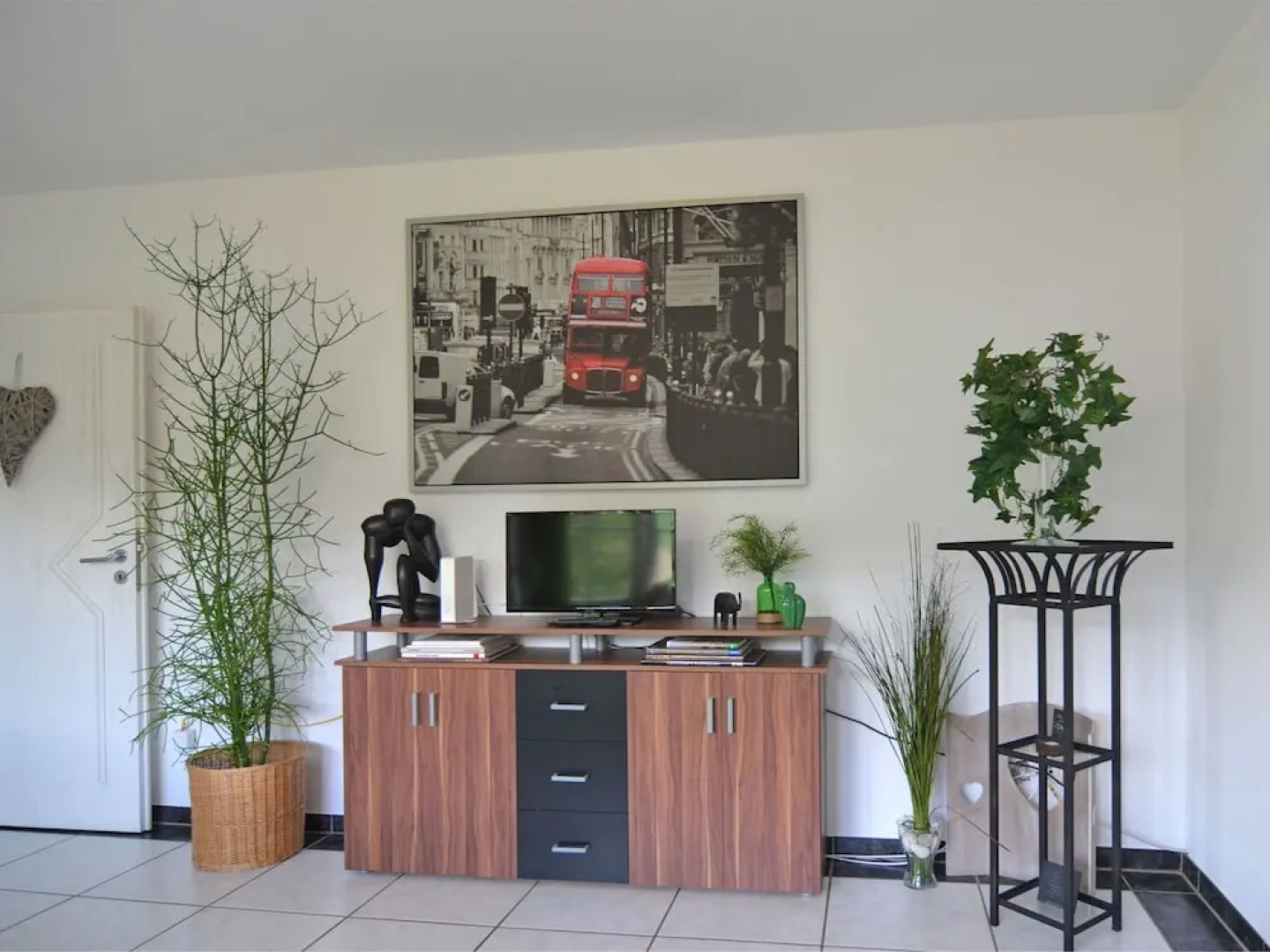 Modern Apartment in Reiste near Forest