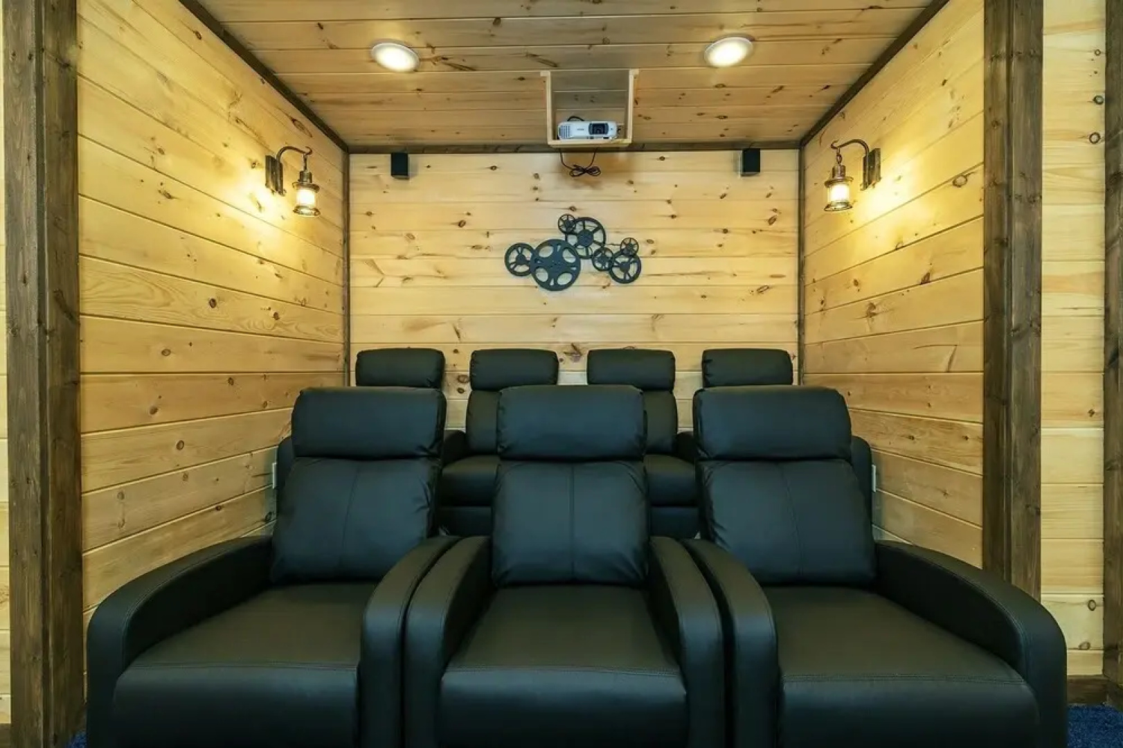 Take A Paws - 3 Bedrooms, 3 Baths, Sleeps 8 1 Cabin by RedAwning