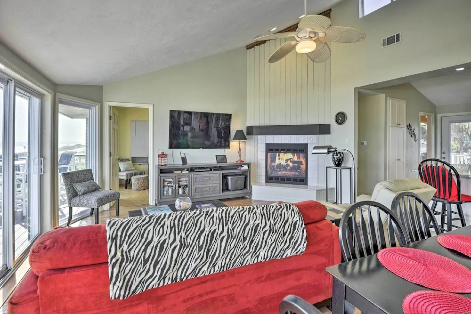 Sunny Florida Home w/ Decks & View, Steps to Beach