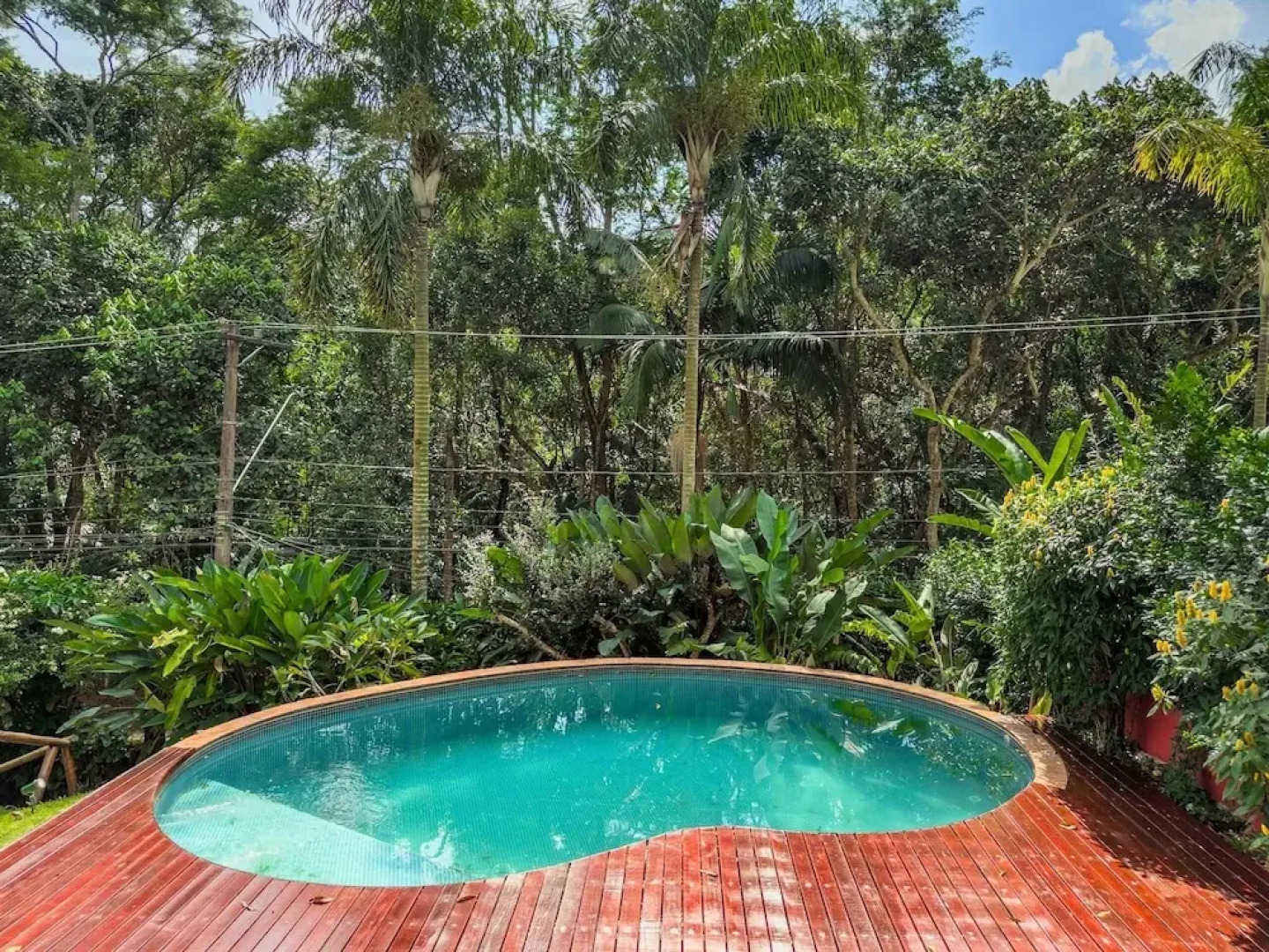 Casa com Piscina Privativa e Natureza – Granja Viana, São Paulo