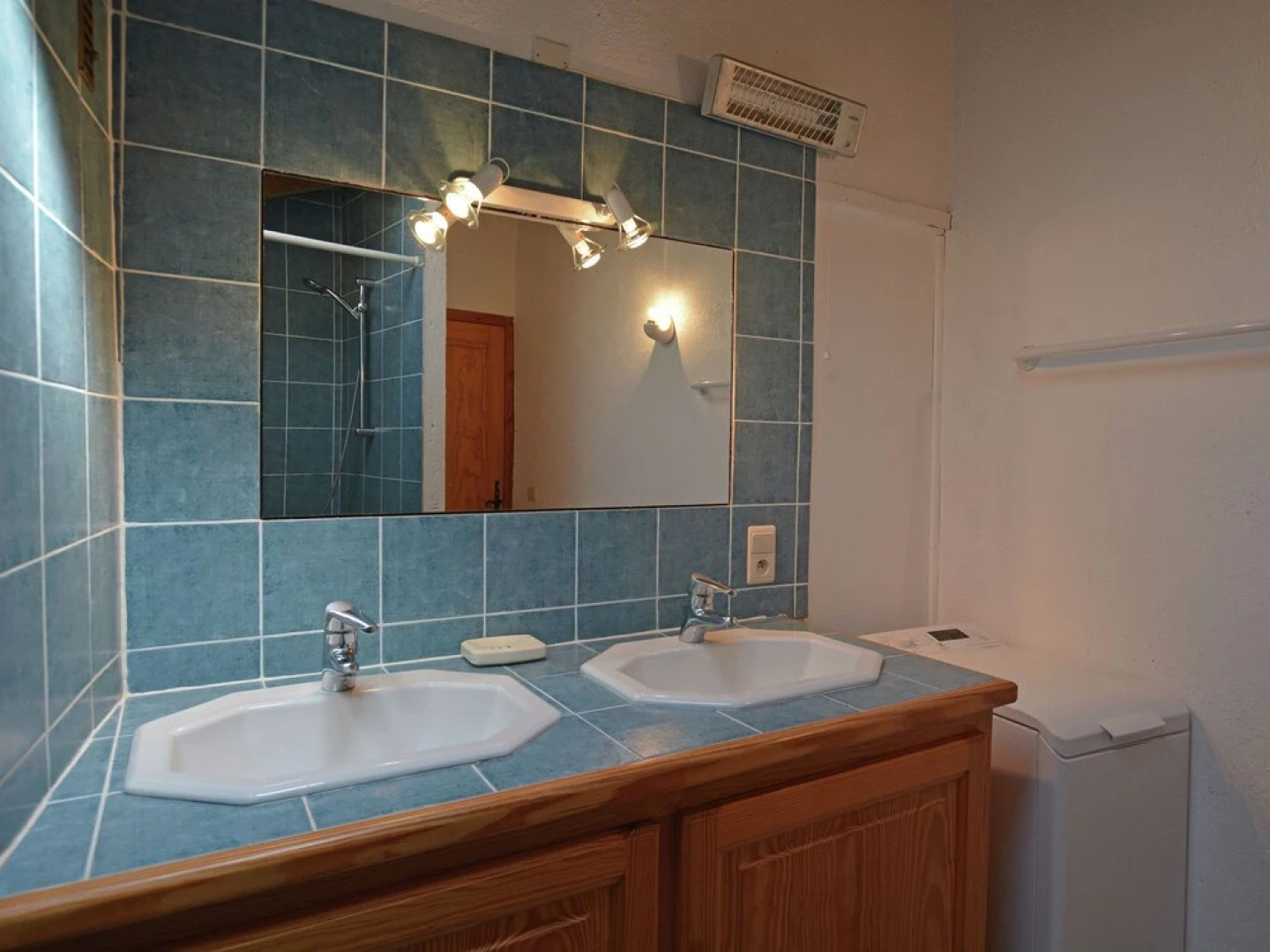 Chic Farmhouse With Swimming Pool in Prunet-et-Belpuig