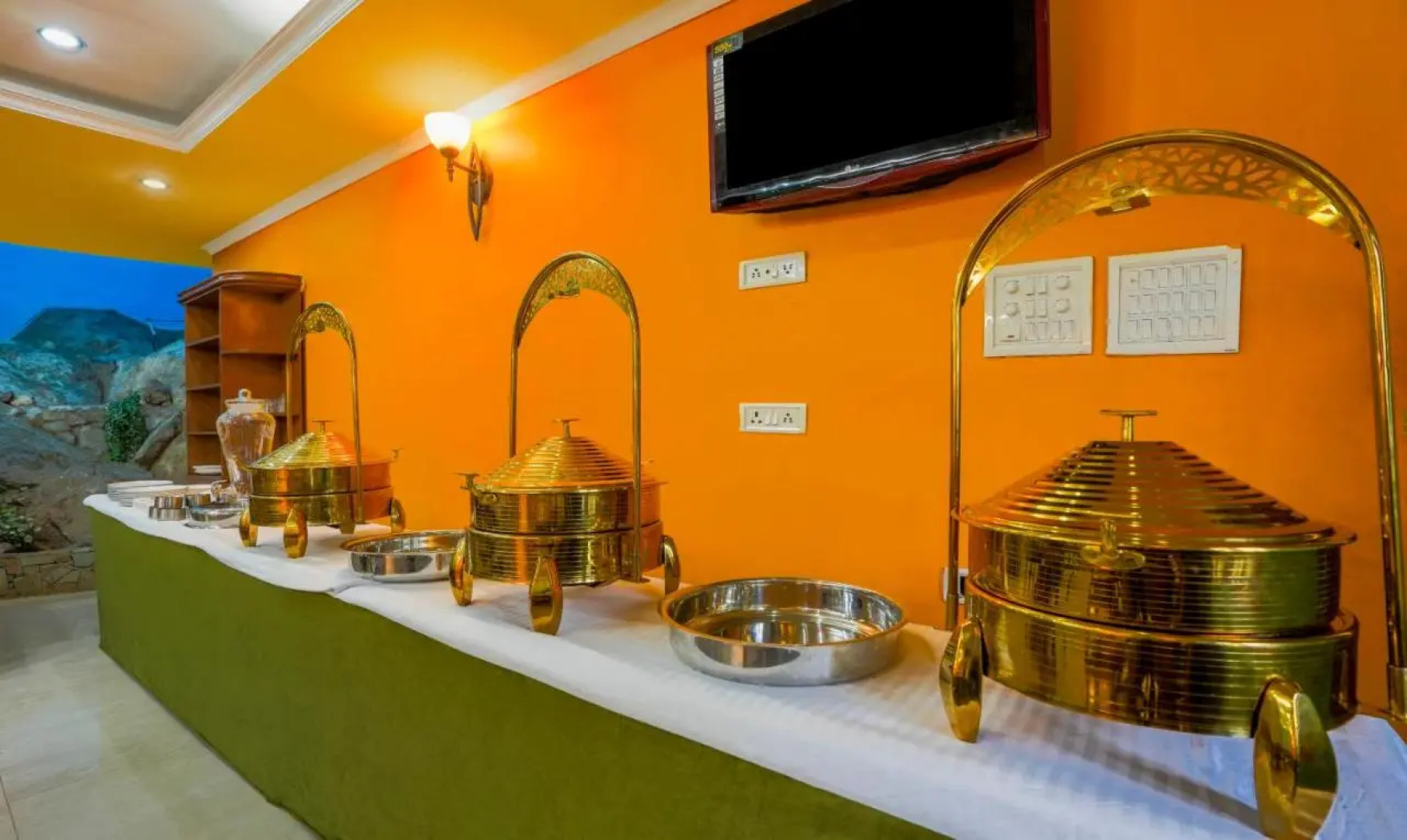 Itsy Hotels Classiyo Munnar Crown Resorts