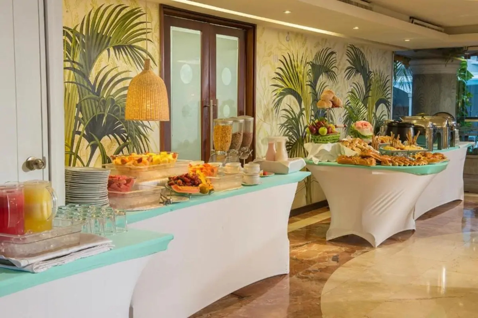 Country International Hotel