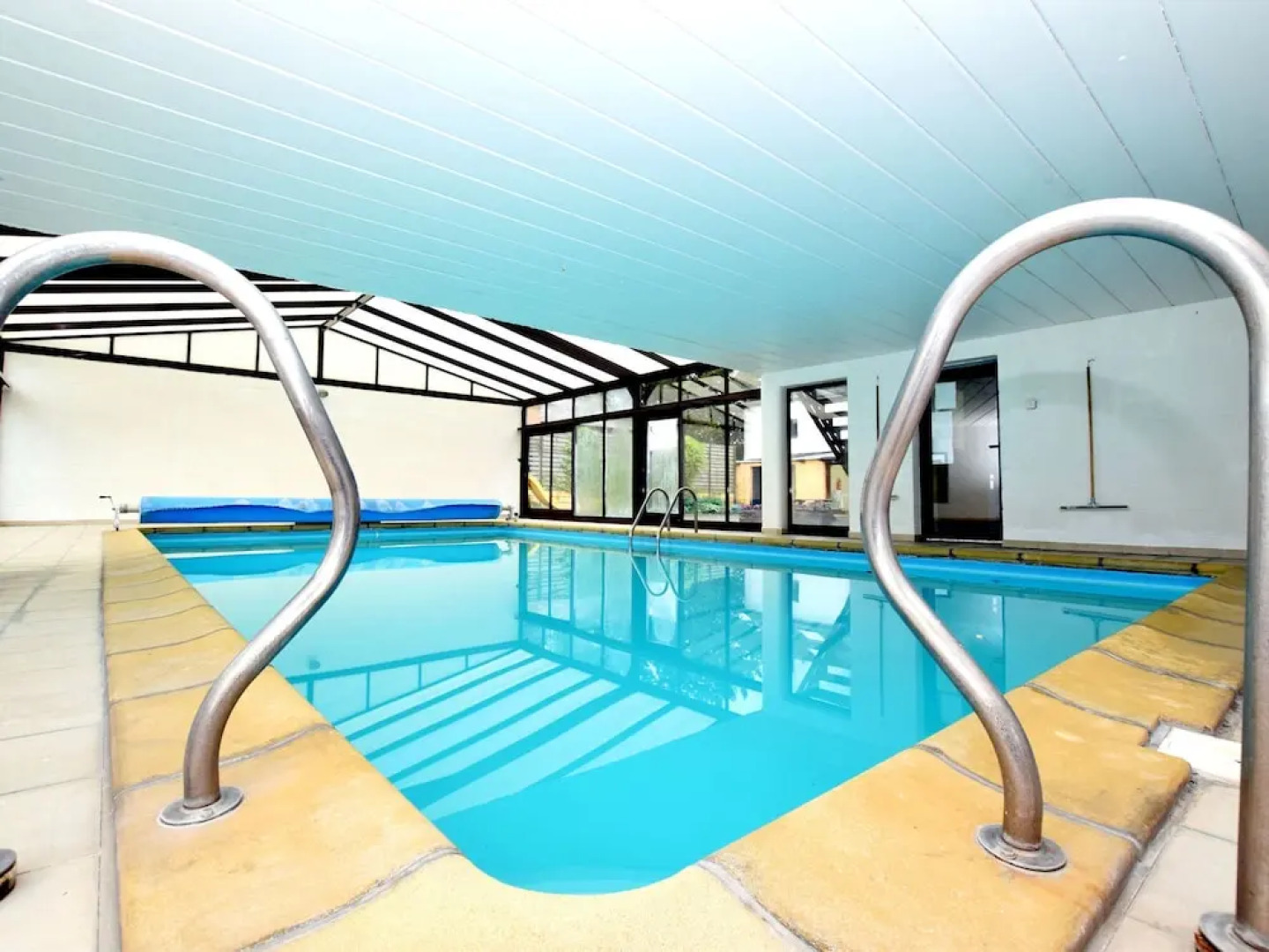 Cozy Holiday Home in Somme-Leuze with Private Swimming Pool