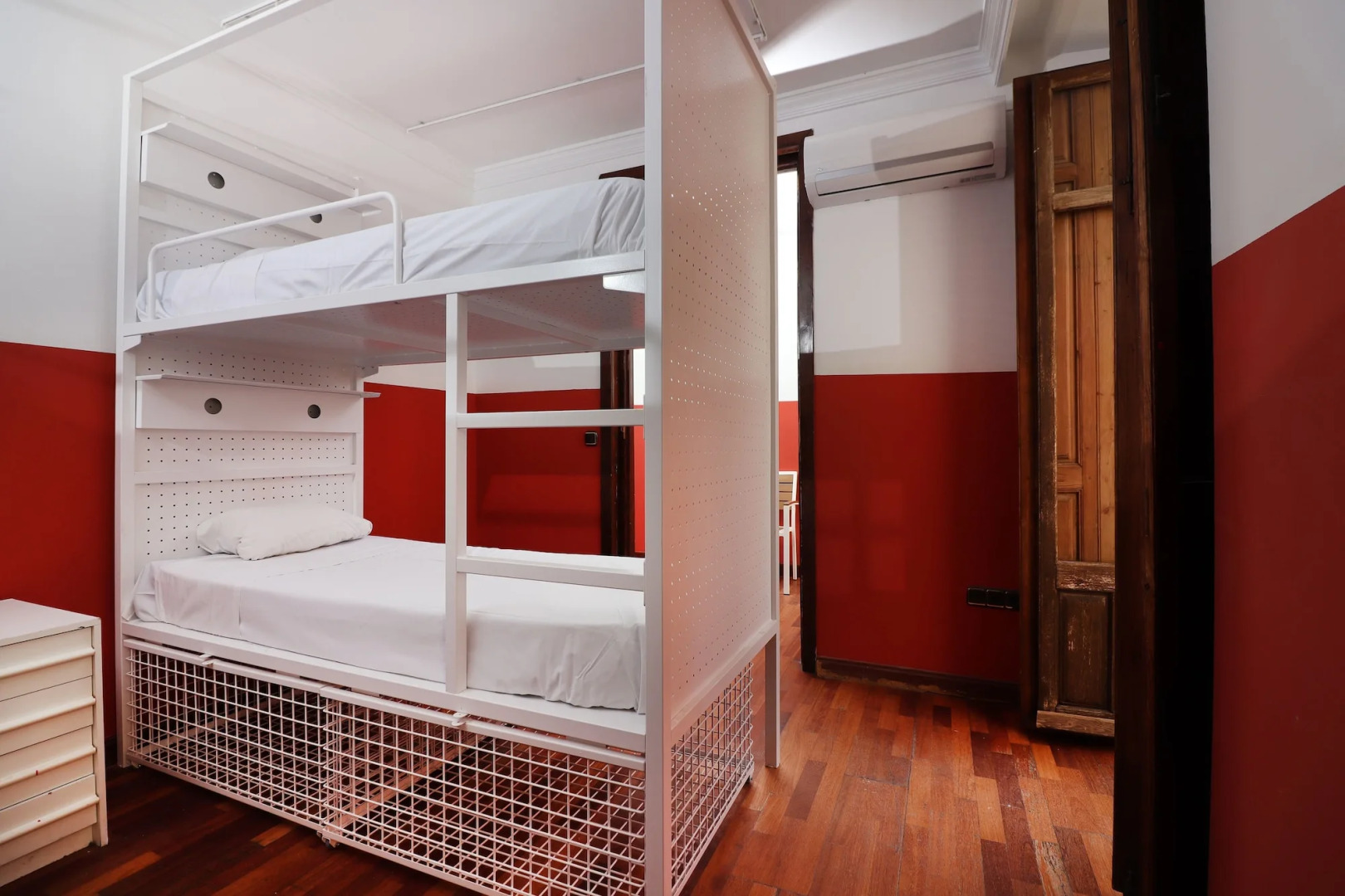 Feel Hostels City Center