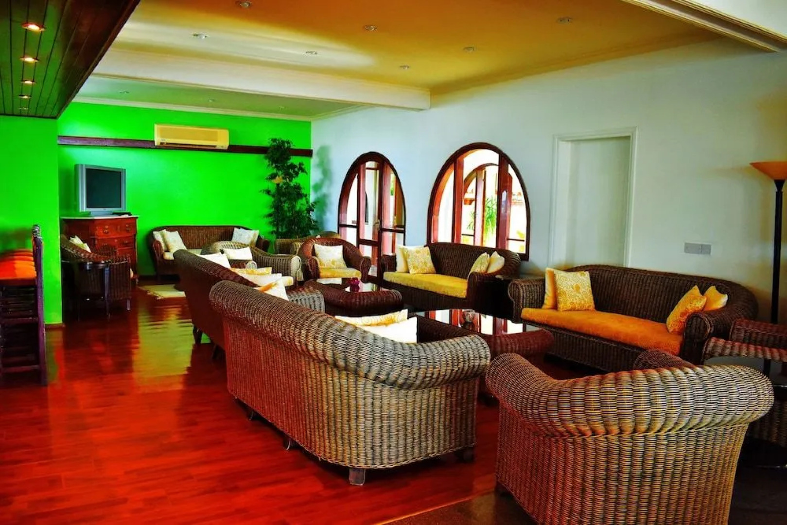 Onar Holiday Village