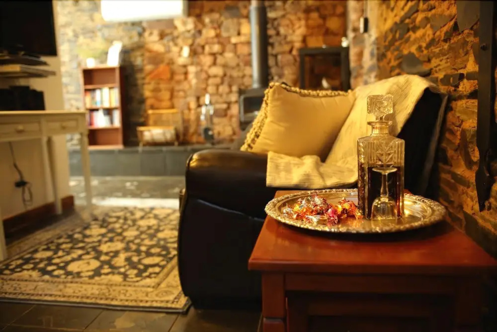 Redwood Studio - Adults Only