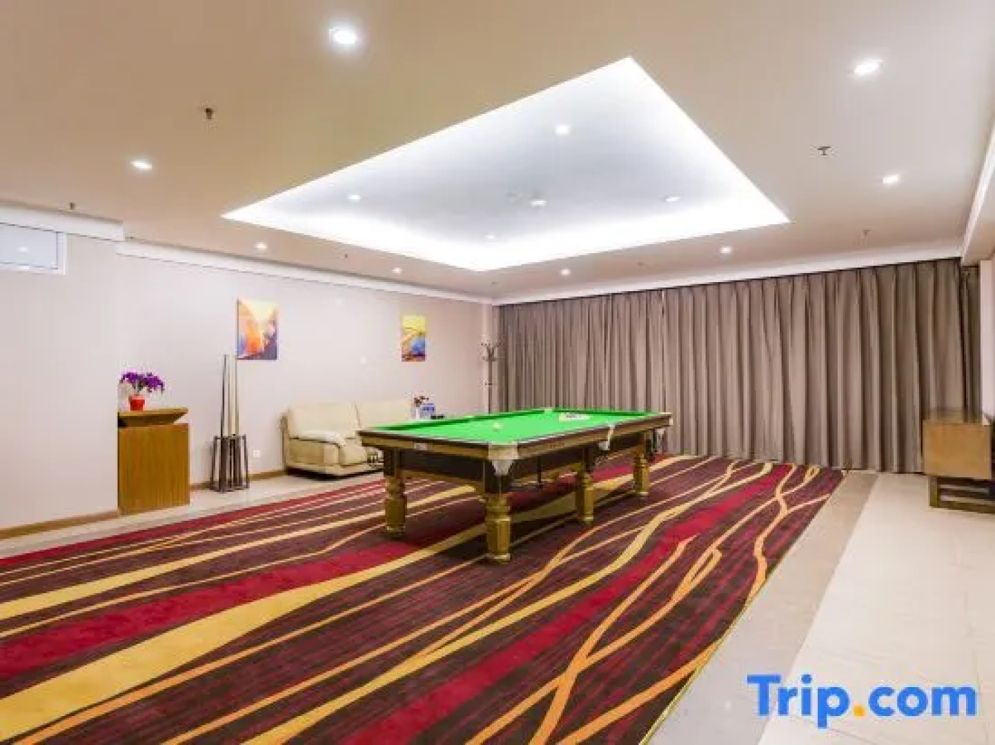 Jinjiang Peninsula Seasons Hotel