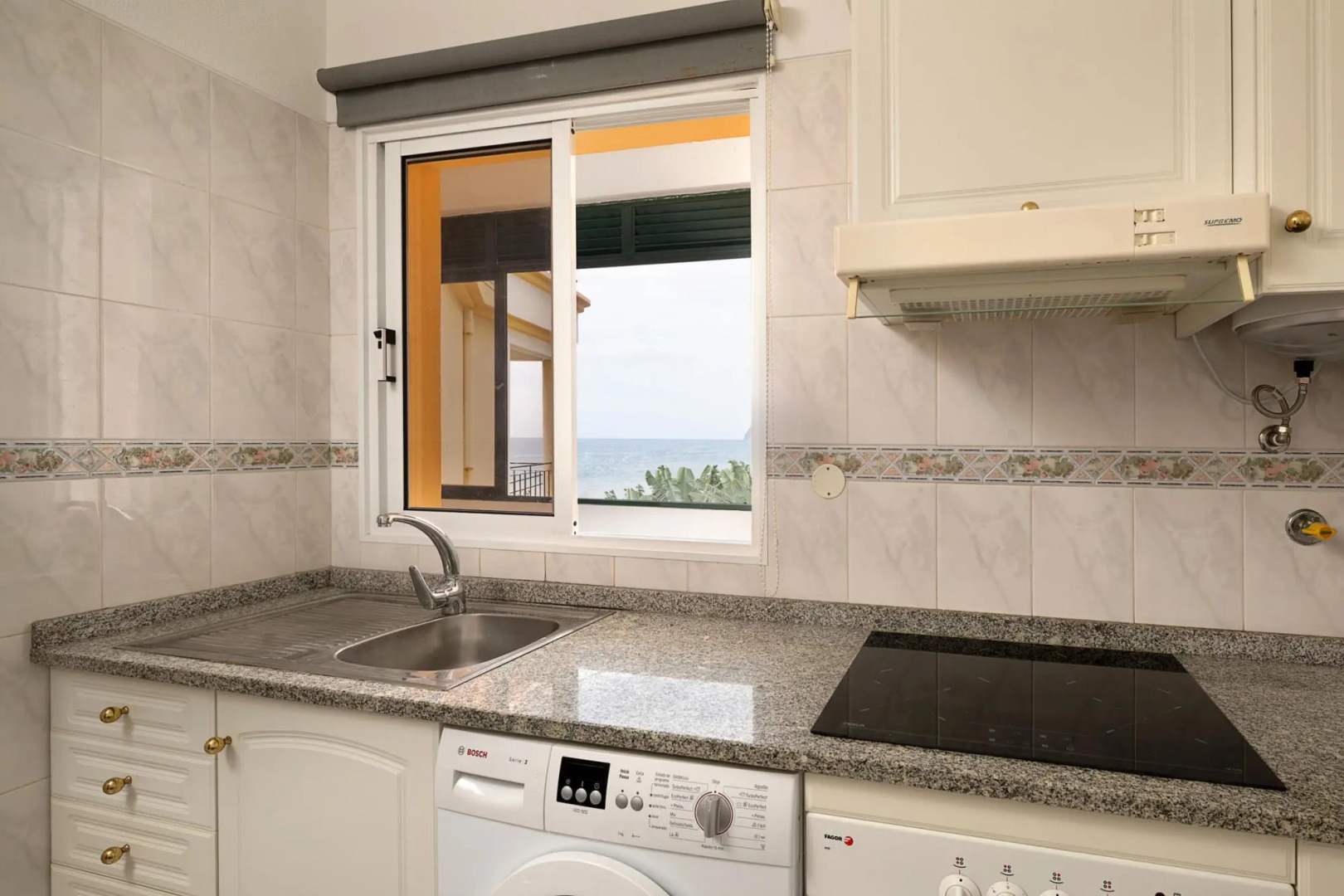 Madalena Sunset by Homie