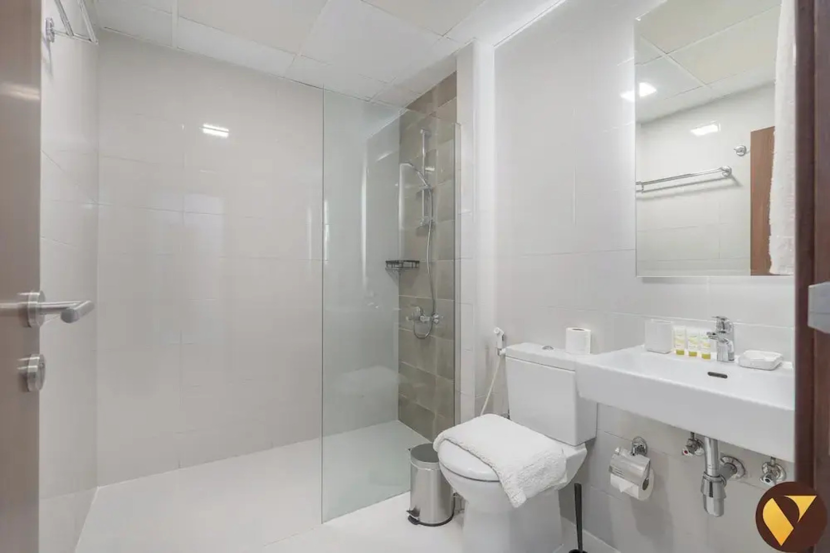 Jeewar Brand New Relaxing Pool Kids Area