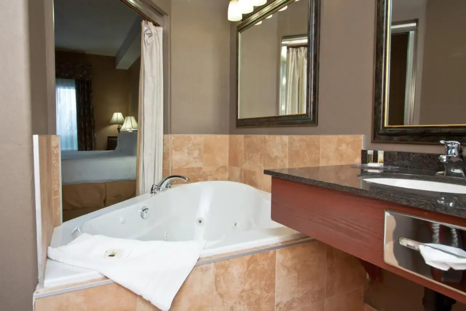Days Inn & Suites by Wyndham Strathmore