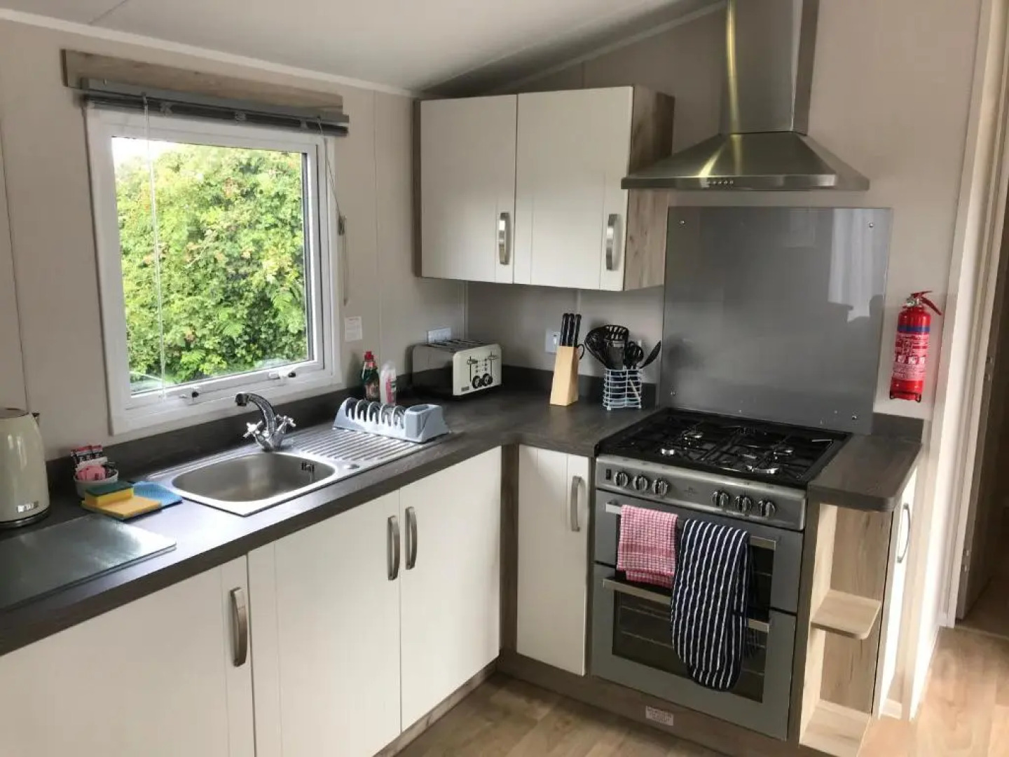 Luxury 3 Bedroom Caravan MC37, Shanklin, Isle of Wight