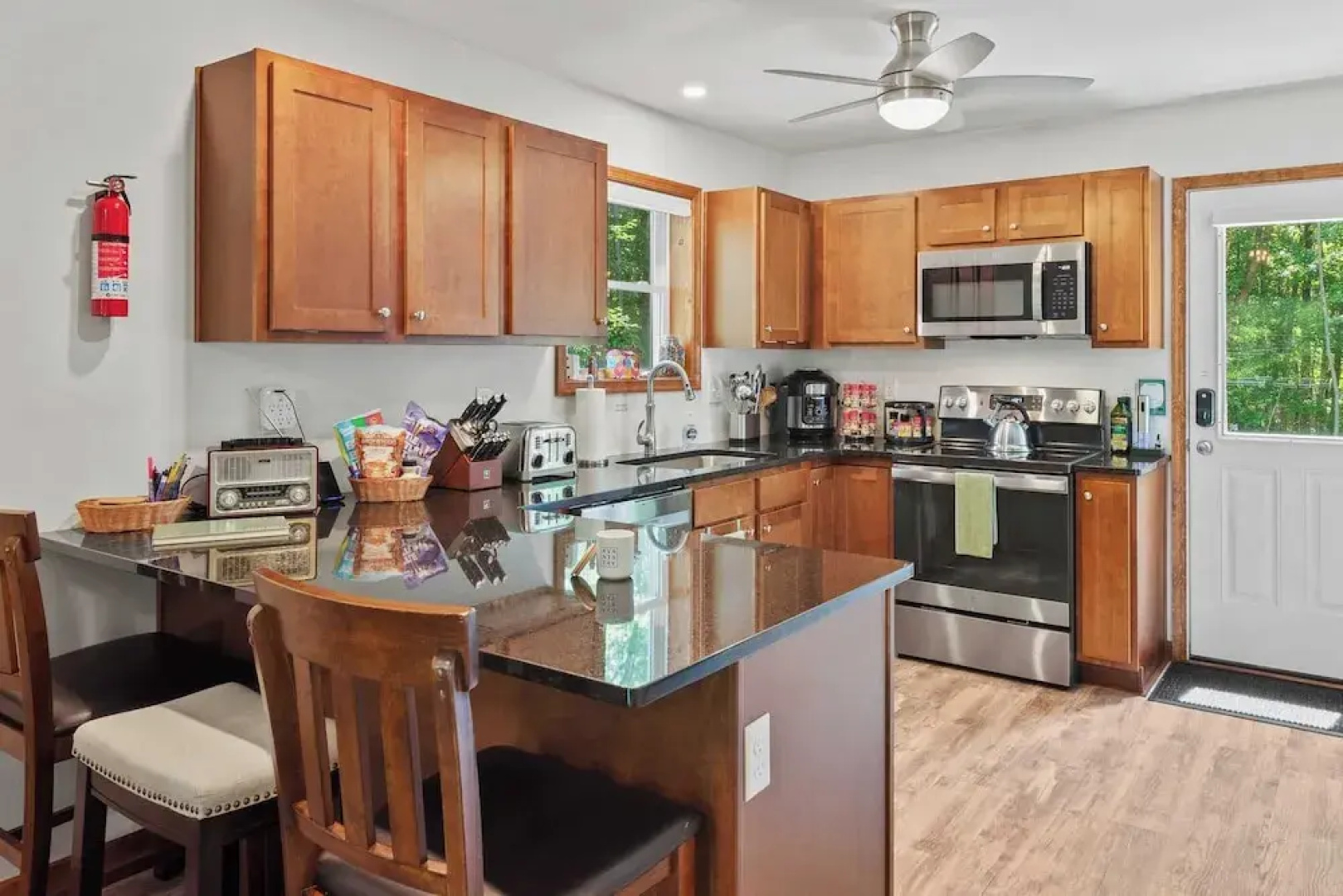 Maple Oasis by Avantstay Newly Built w/ Hot Tub, Game Room & Fire Pit