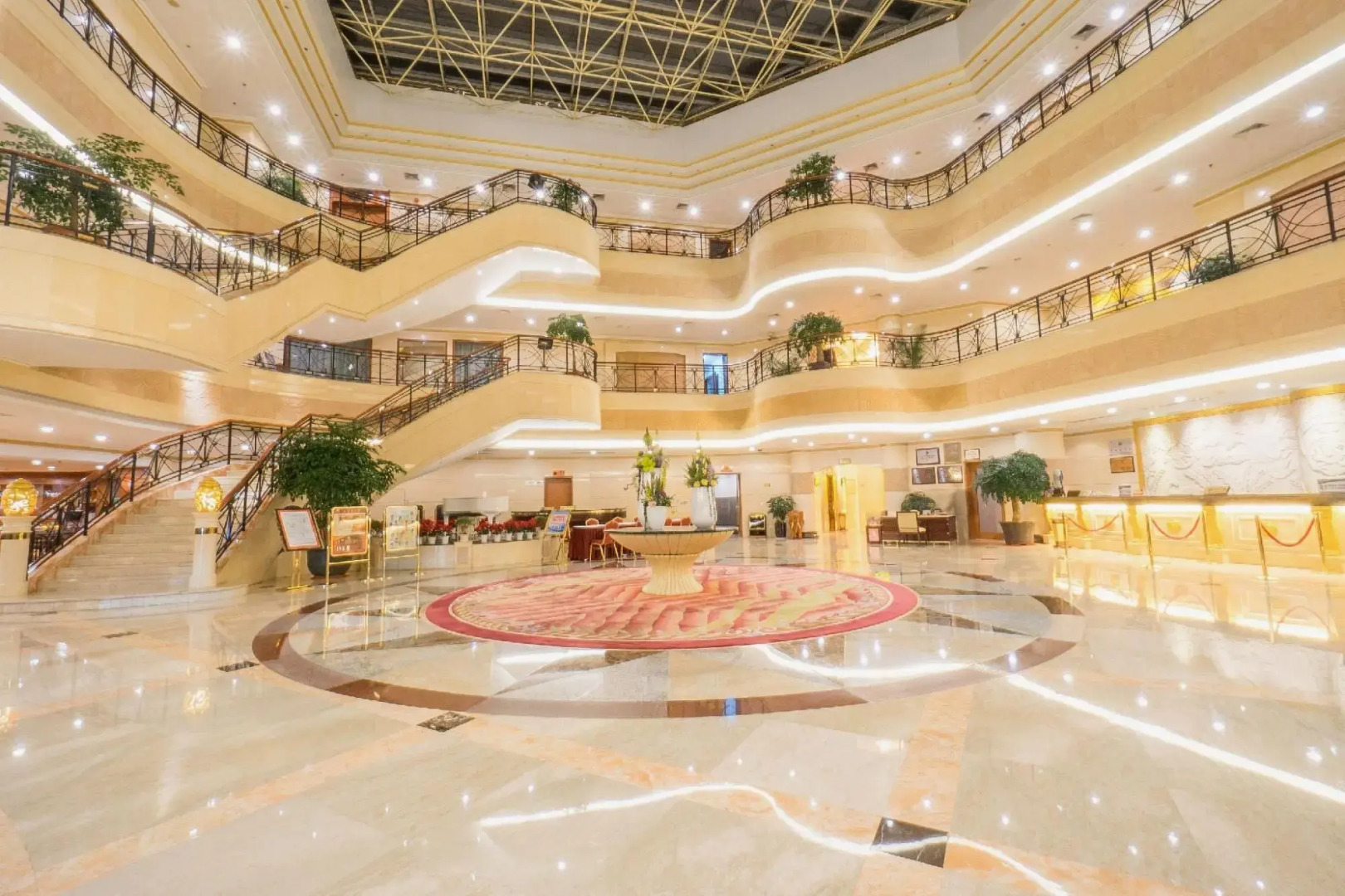 Chuxiong WeishengXiongbao Hotel