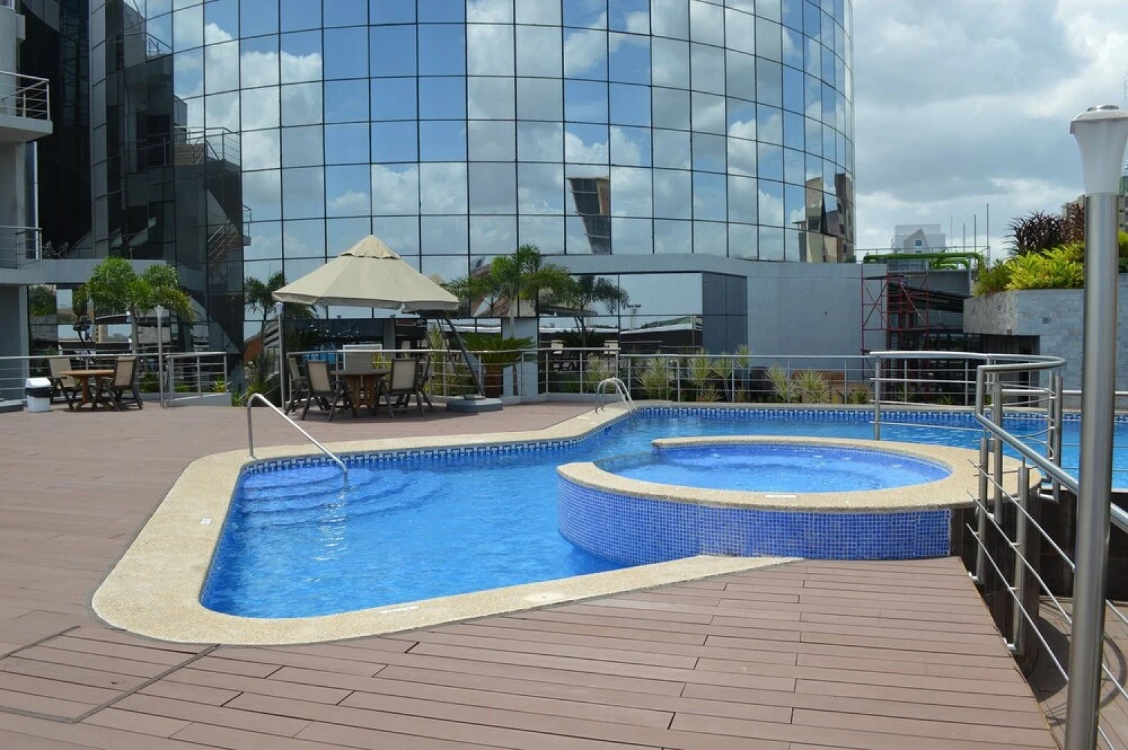 Hotel Plaza Meru