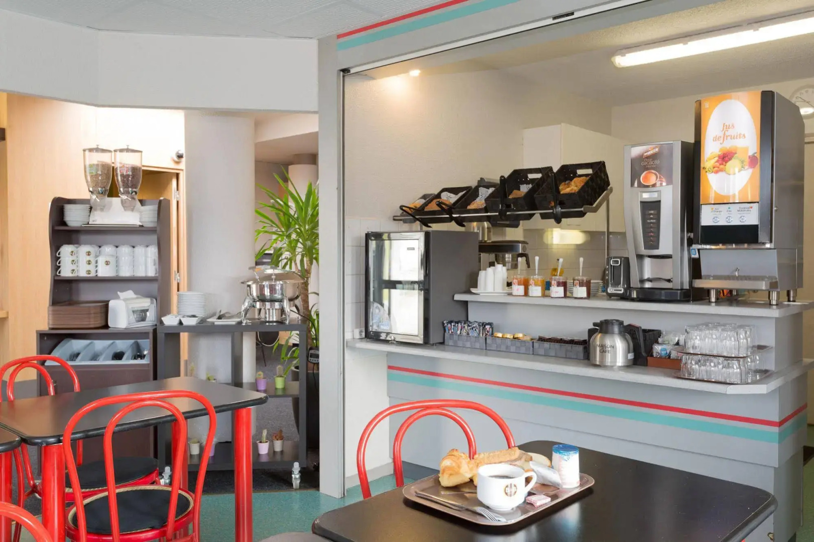 B&B HOTEL Strasbourg Nord Artisans