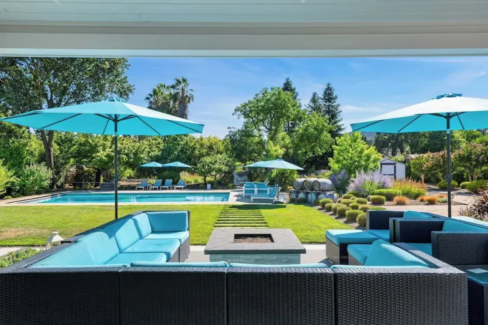 Luxe, Pool, Spa, Fire Pit, Game Room, Piano Sonoma Pool Retreat by Avantstay